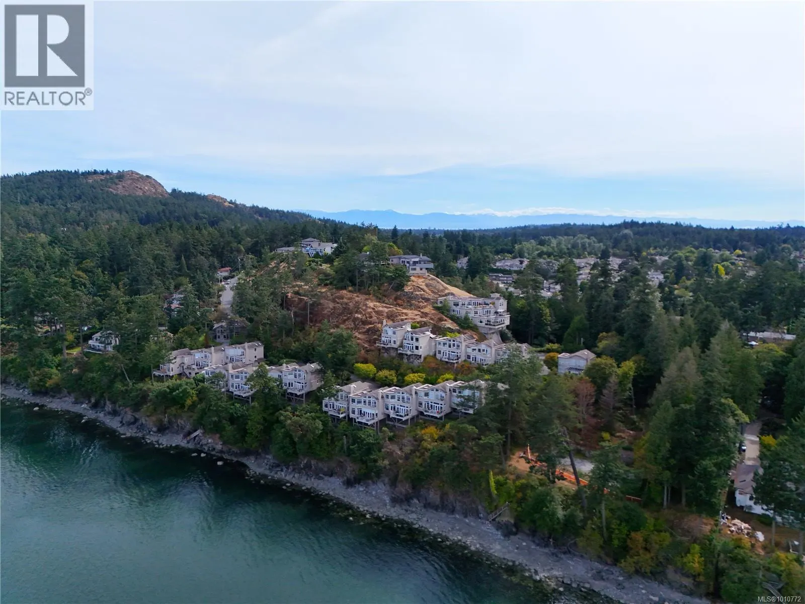 7 4771 Cordova Bay Rd