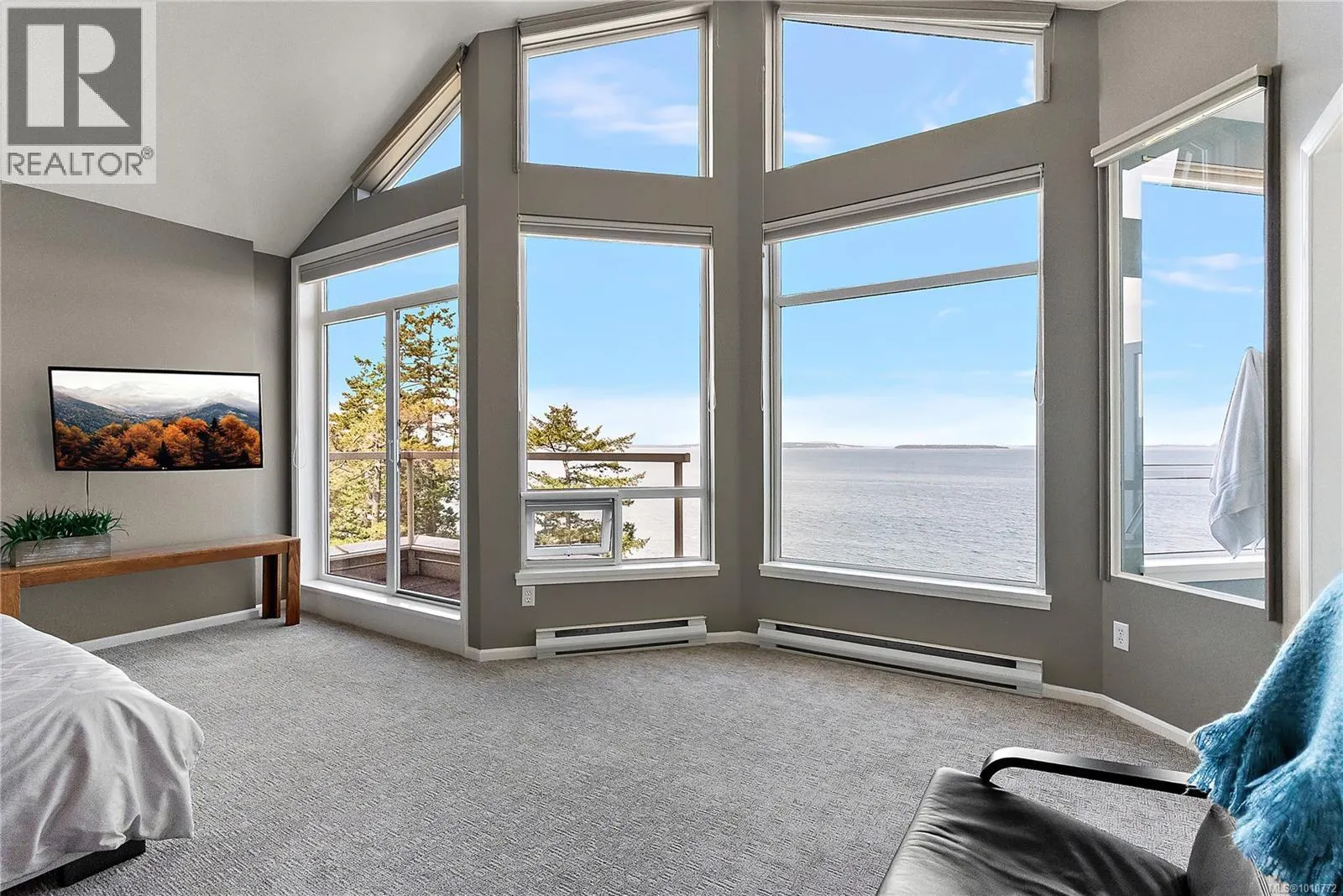 7 4771 Cordova Bay Rd