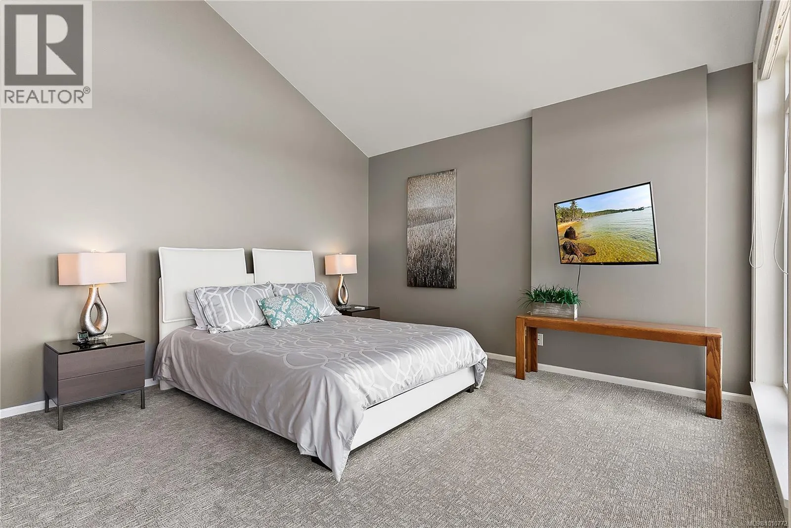 7 4771 Cordova Bay Rd