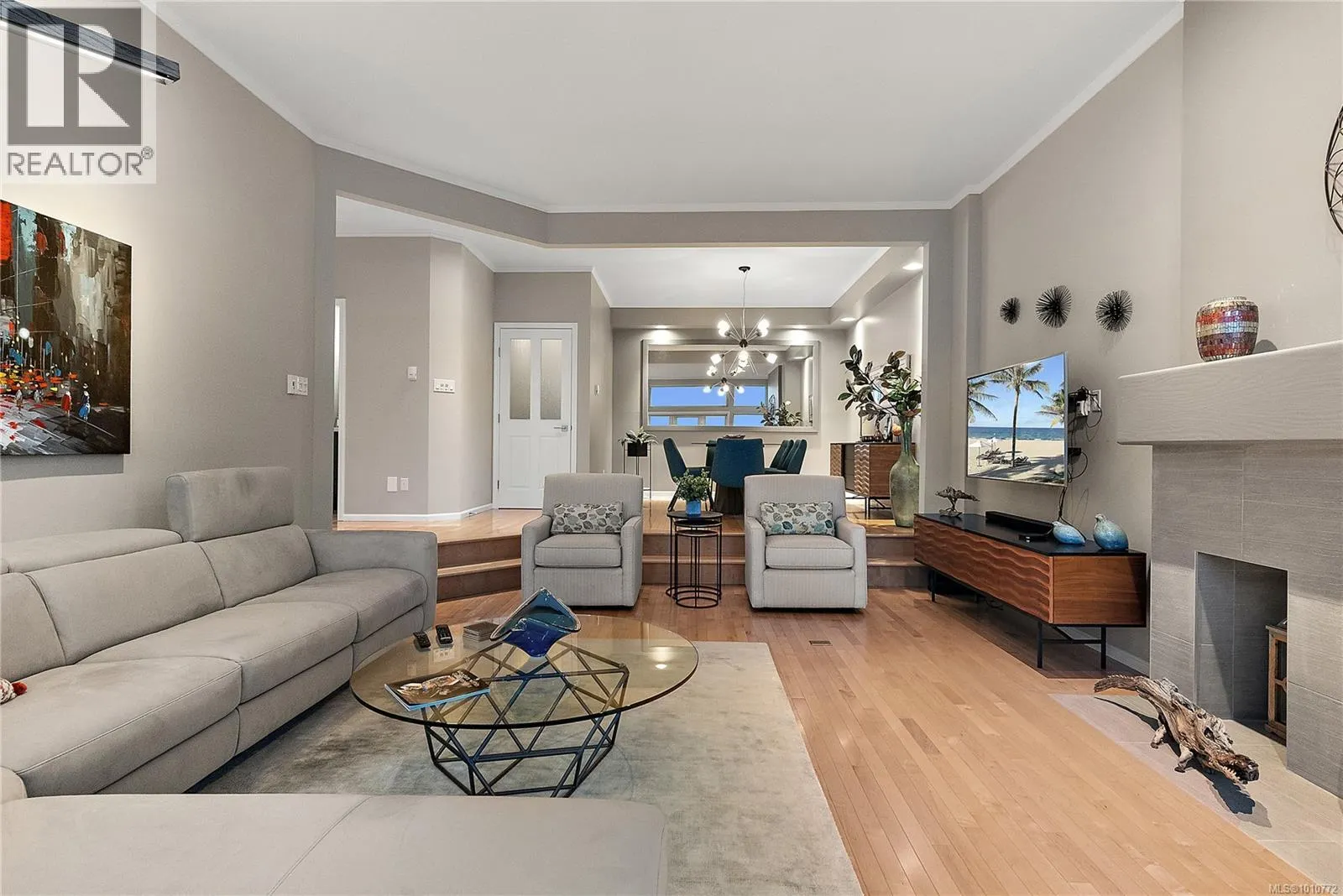 7 4771 Cordova Bay Rd