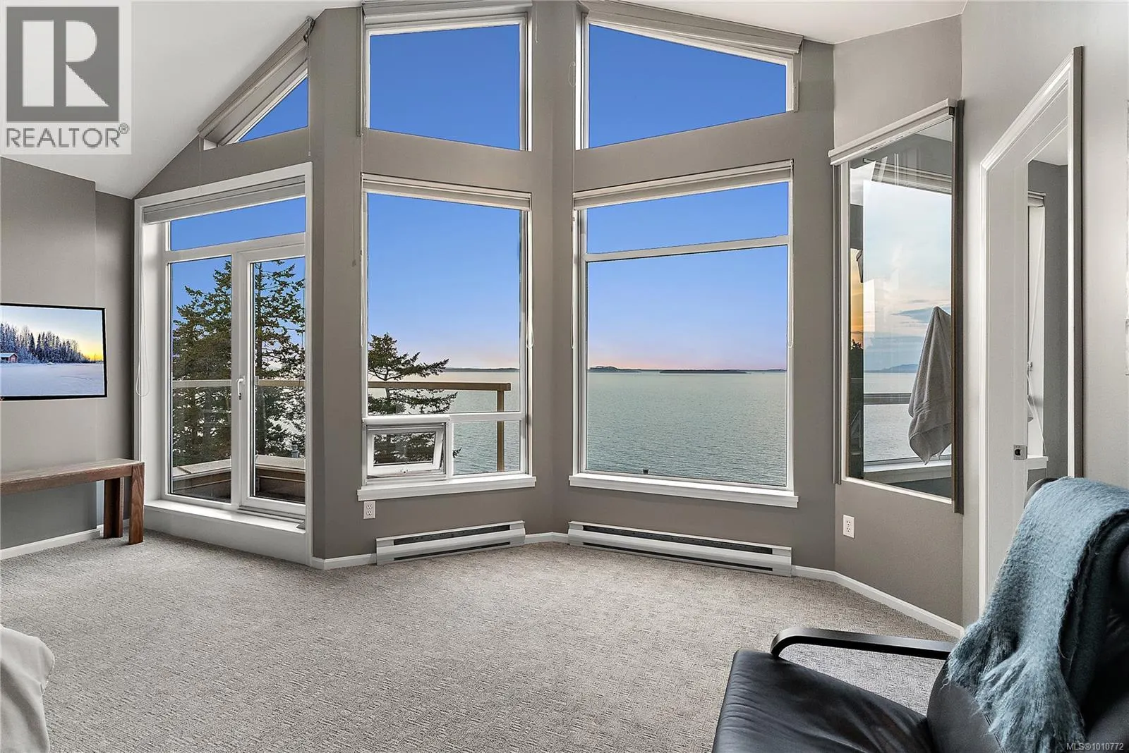 7 4771 Cordova Bay Rd