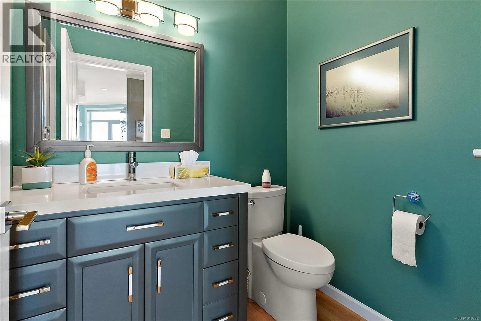 7 4771 Cordova Bay Rd