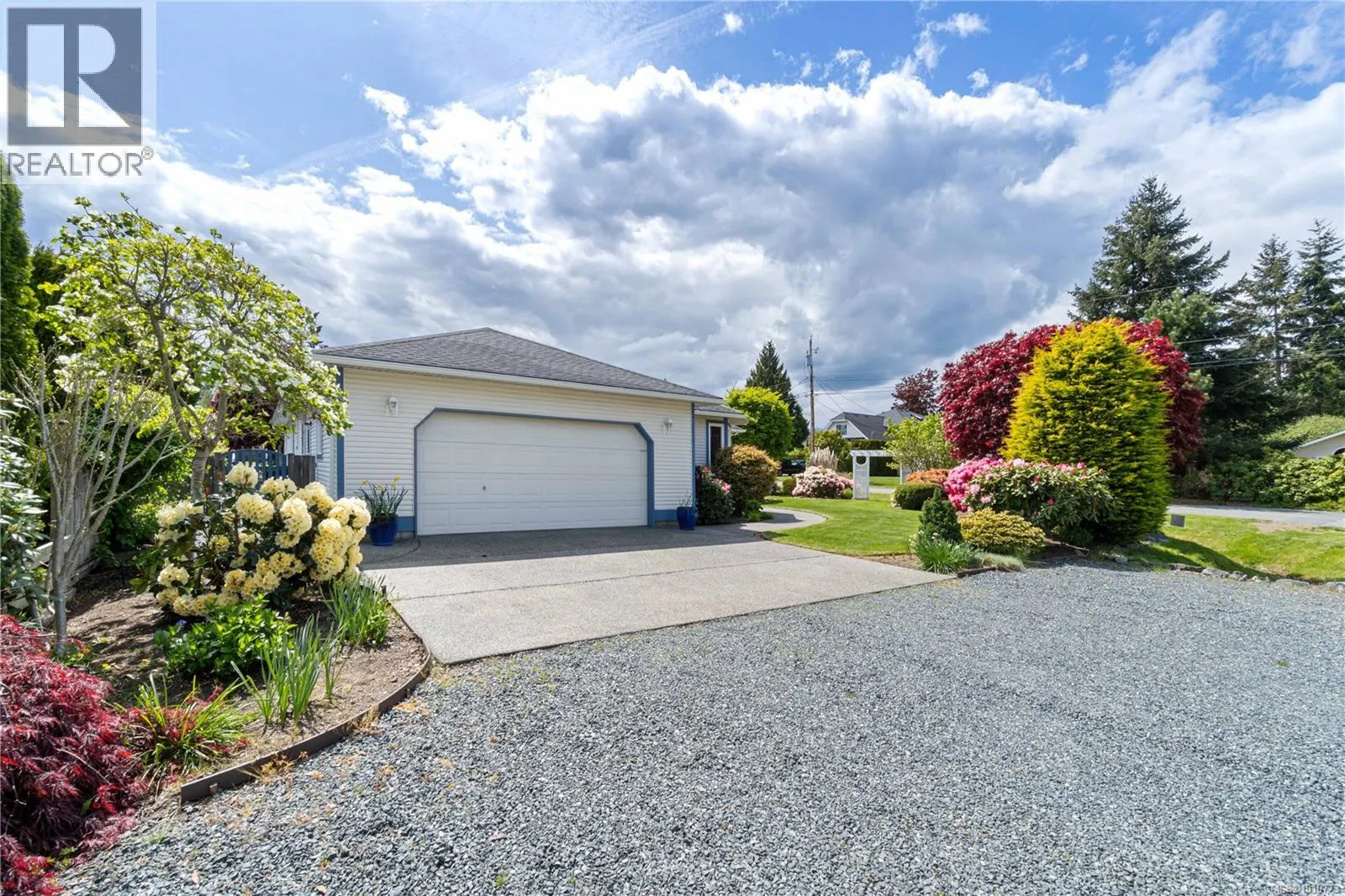 785 Nicolls Dr