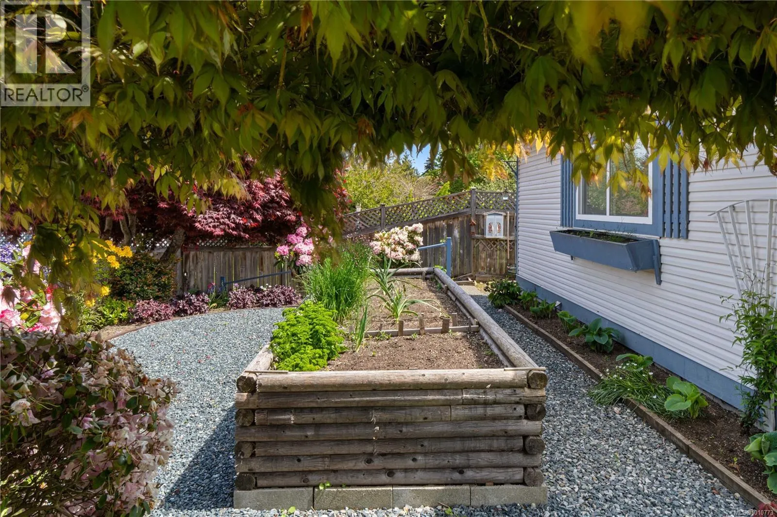 785 Nicolls Dr