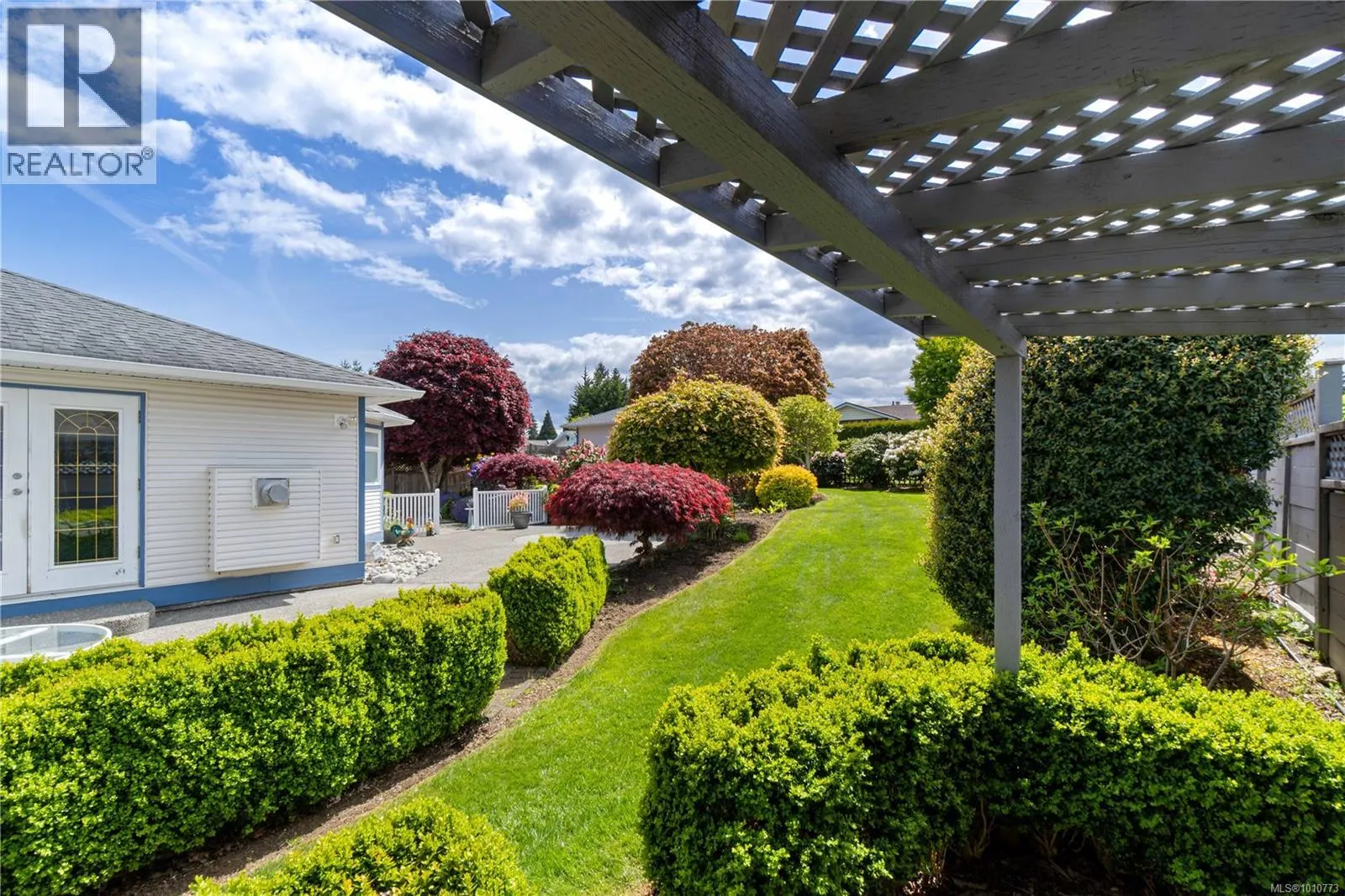 785 Nicolls Dr