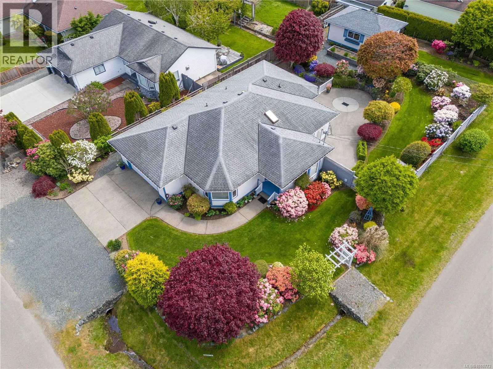 785 Nicolls Dr