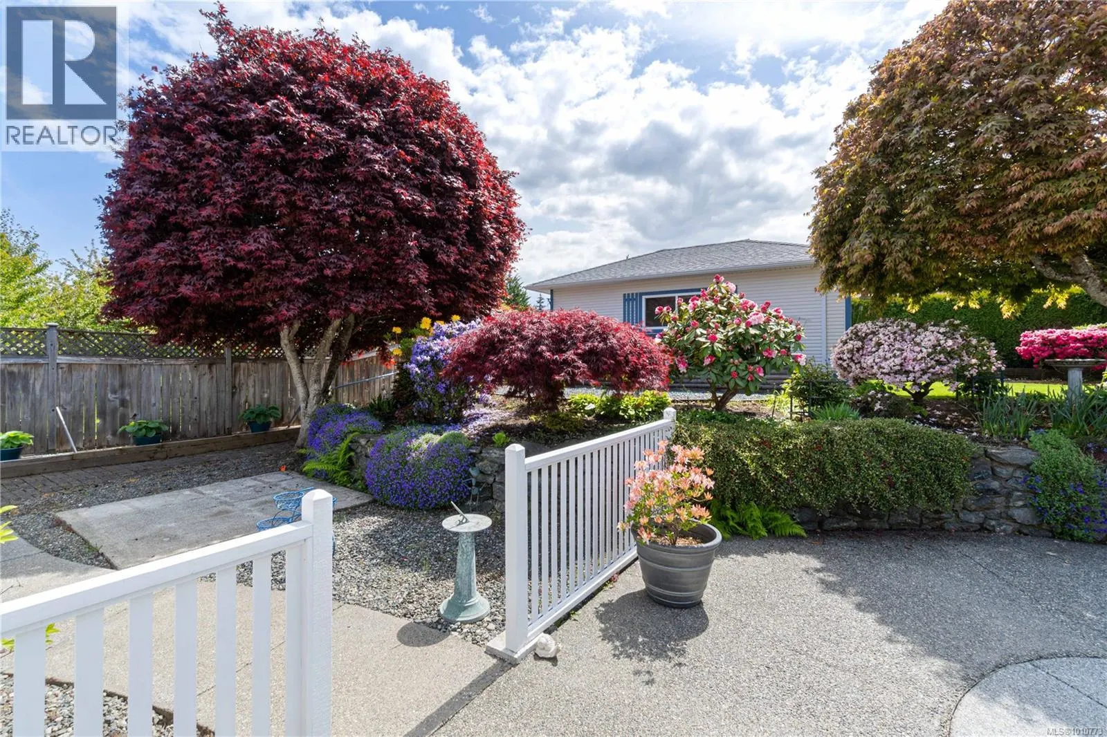 785 Nicolls Dr
