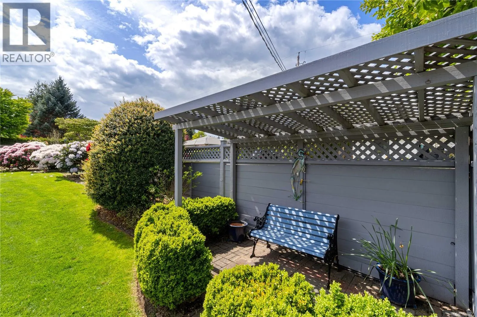 785 Nicolls Dr