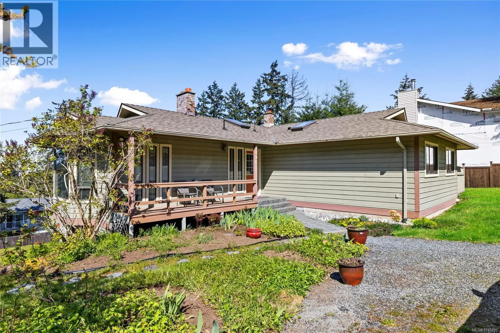 7496 Clark Cres