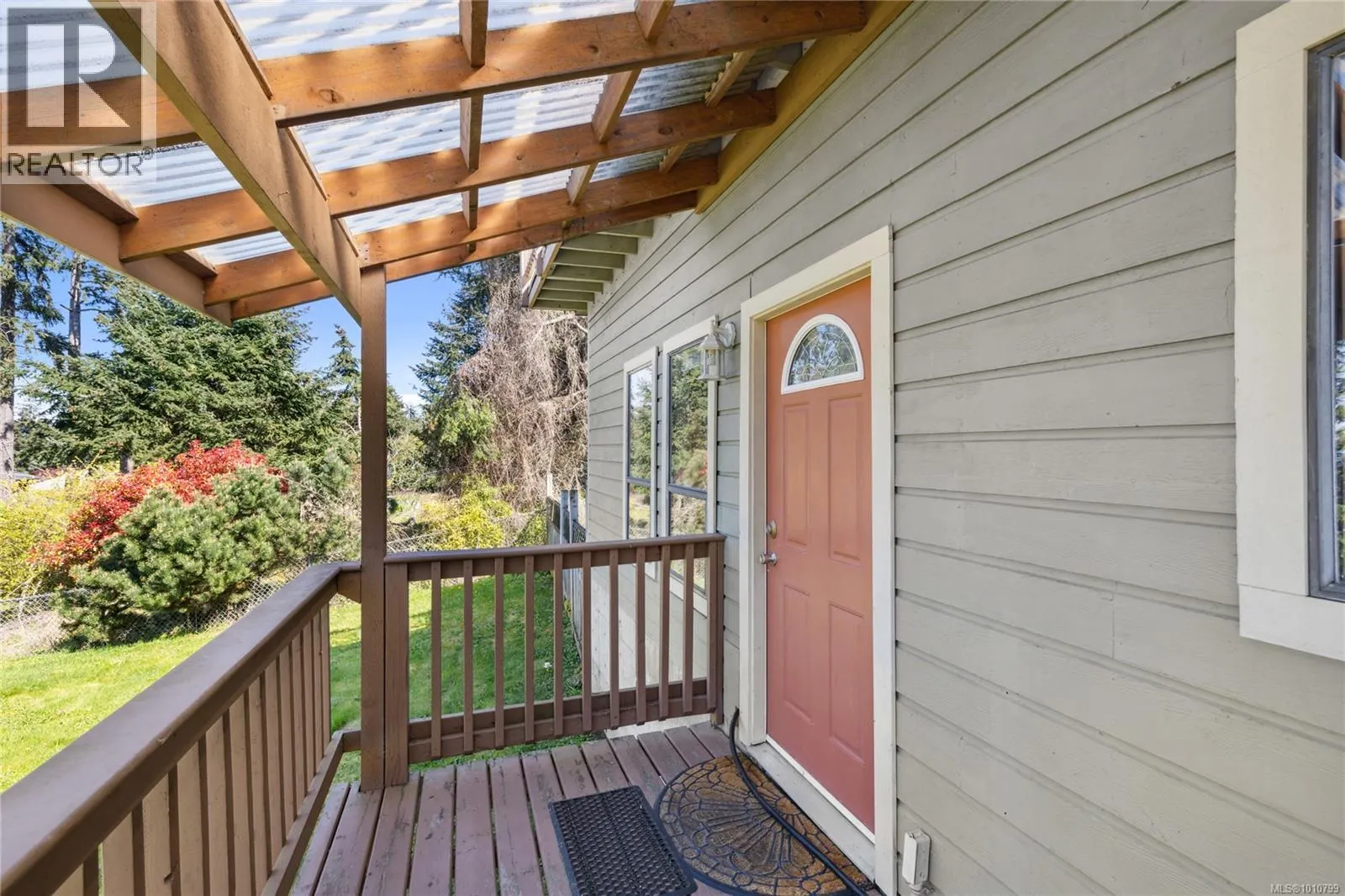 7496 Clark Cres