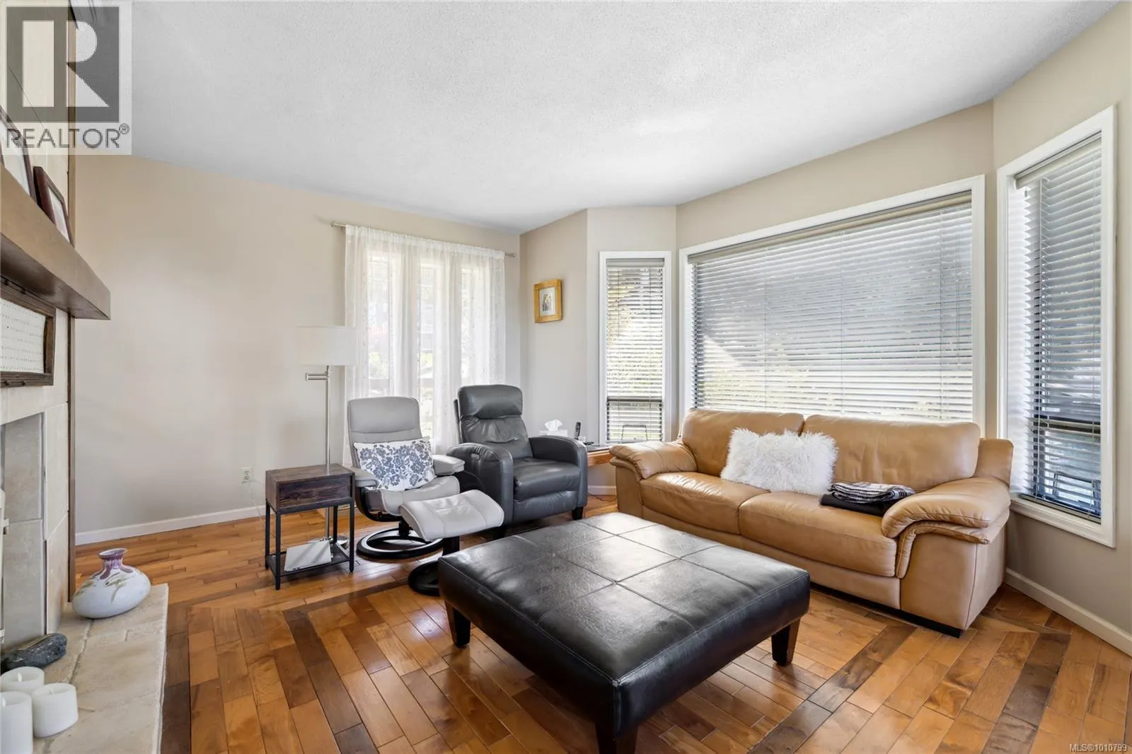 7496 Clark Cres
