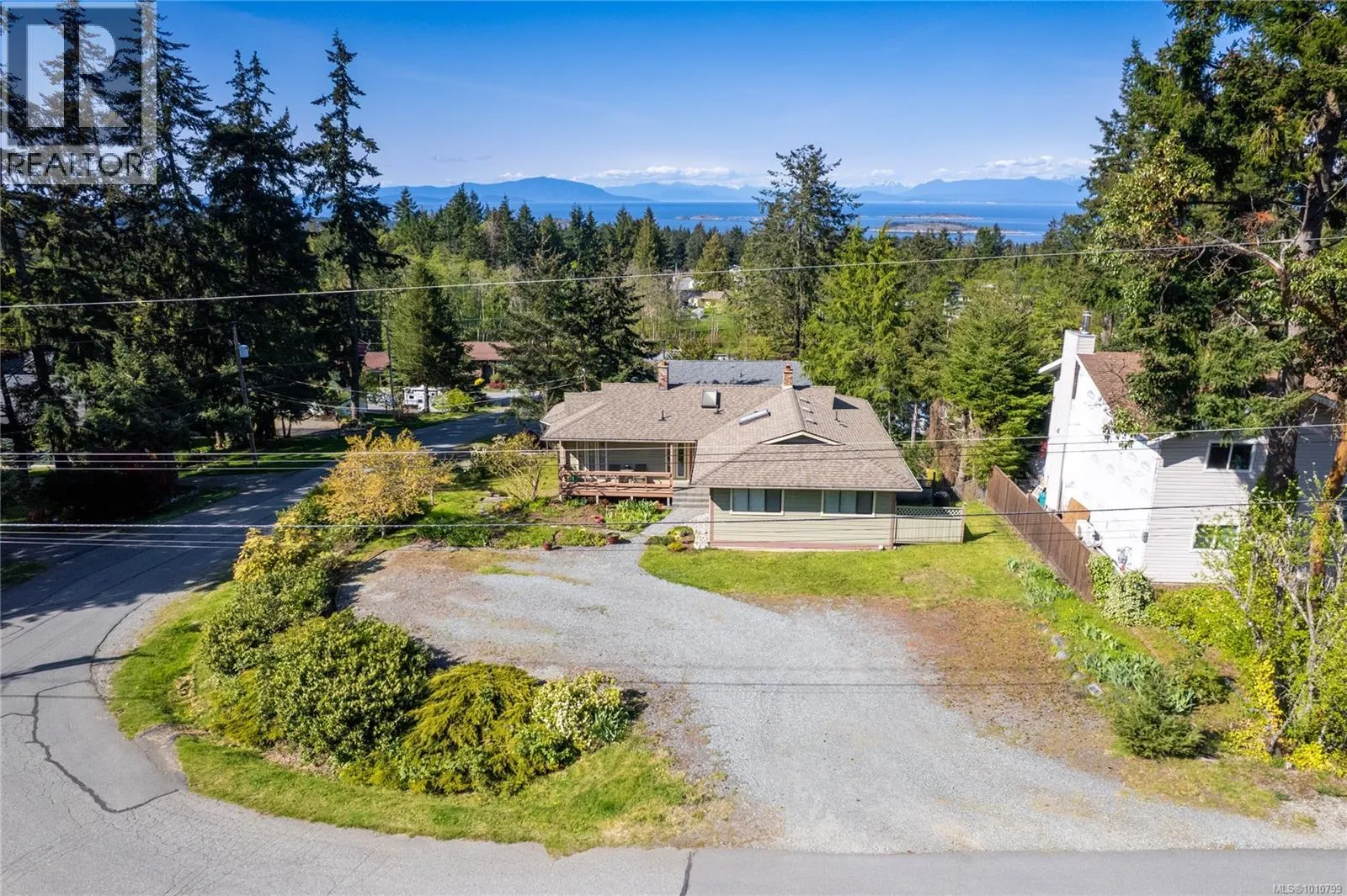 7496 Clark Cres