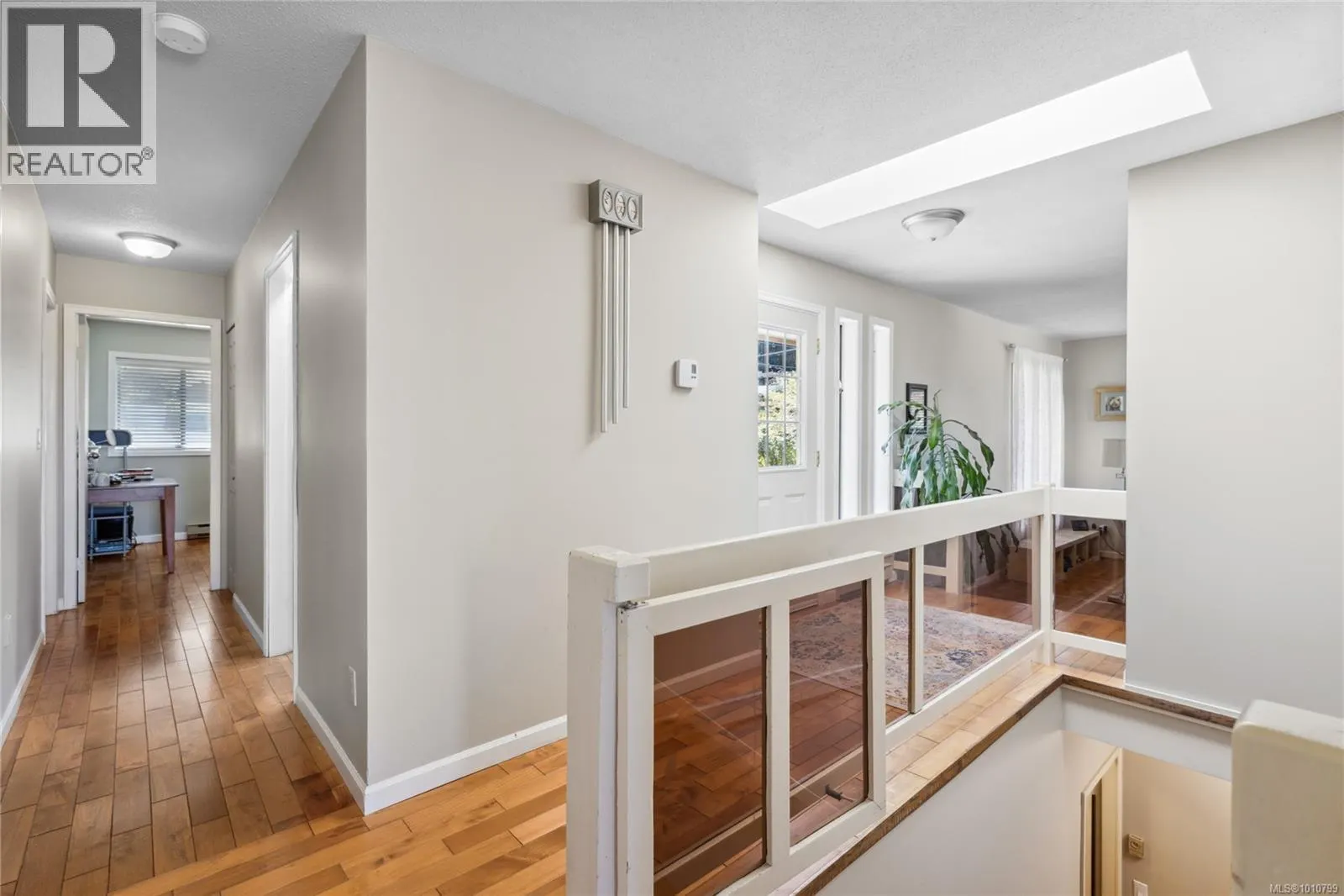 7496 Clark Cres