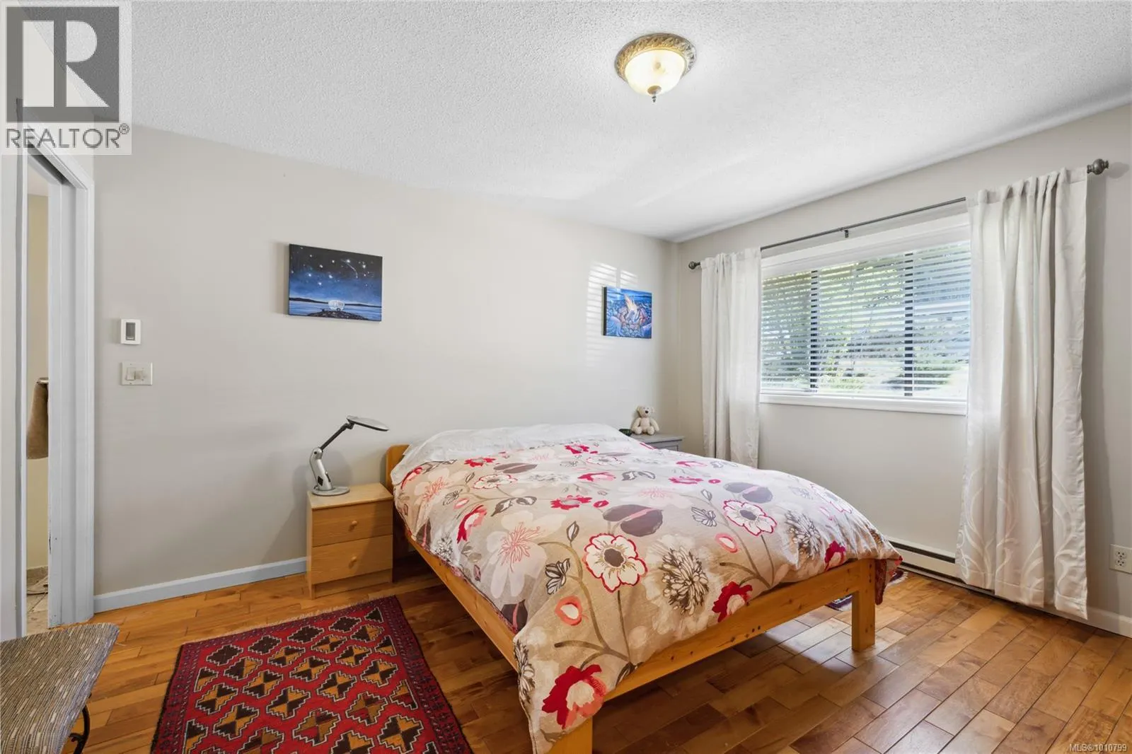 7496 Clark Cres