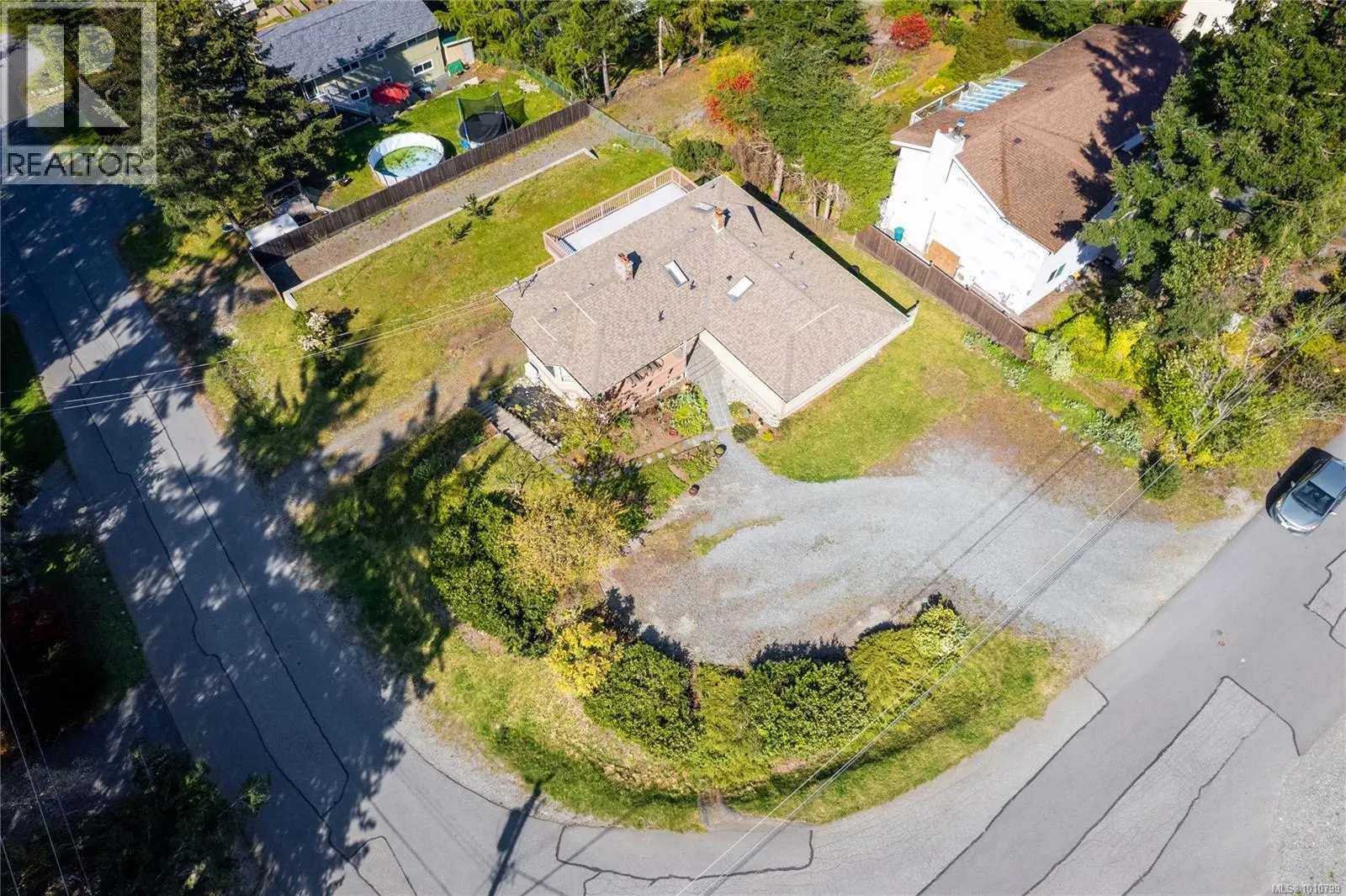 7496 Clark Cres