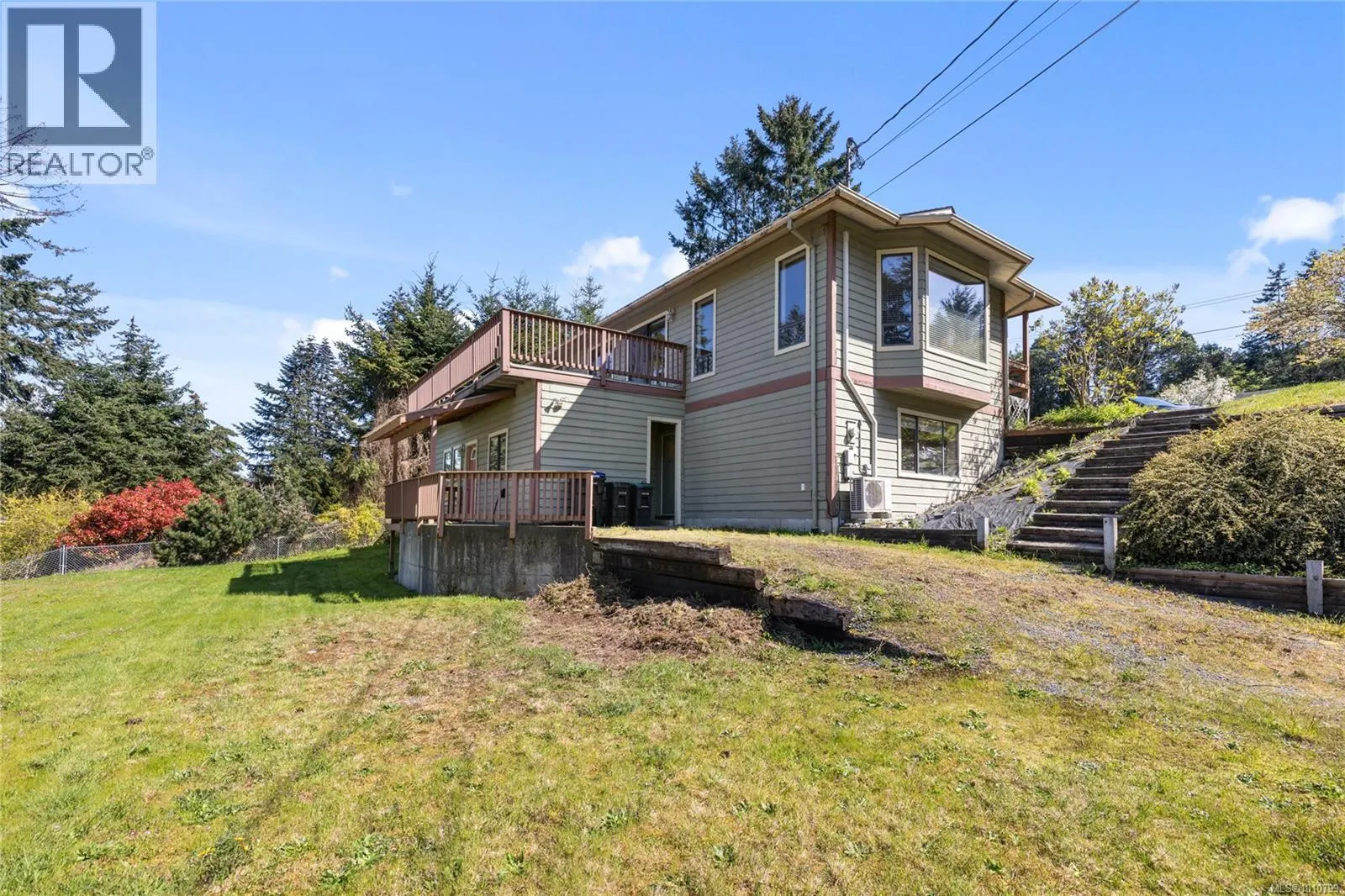 7496 Clark Cres