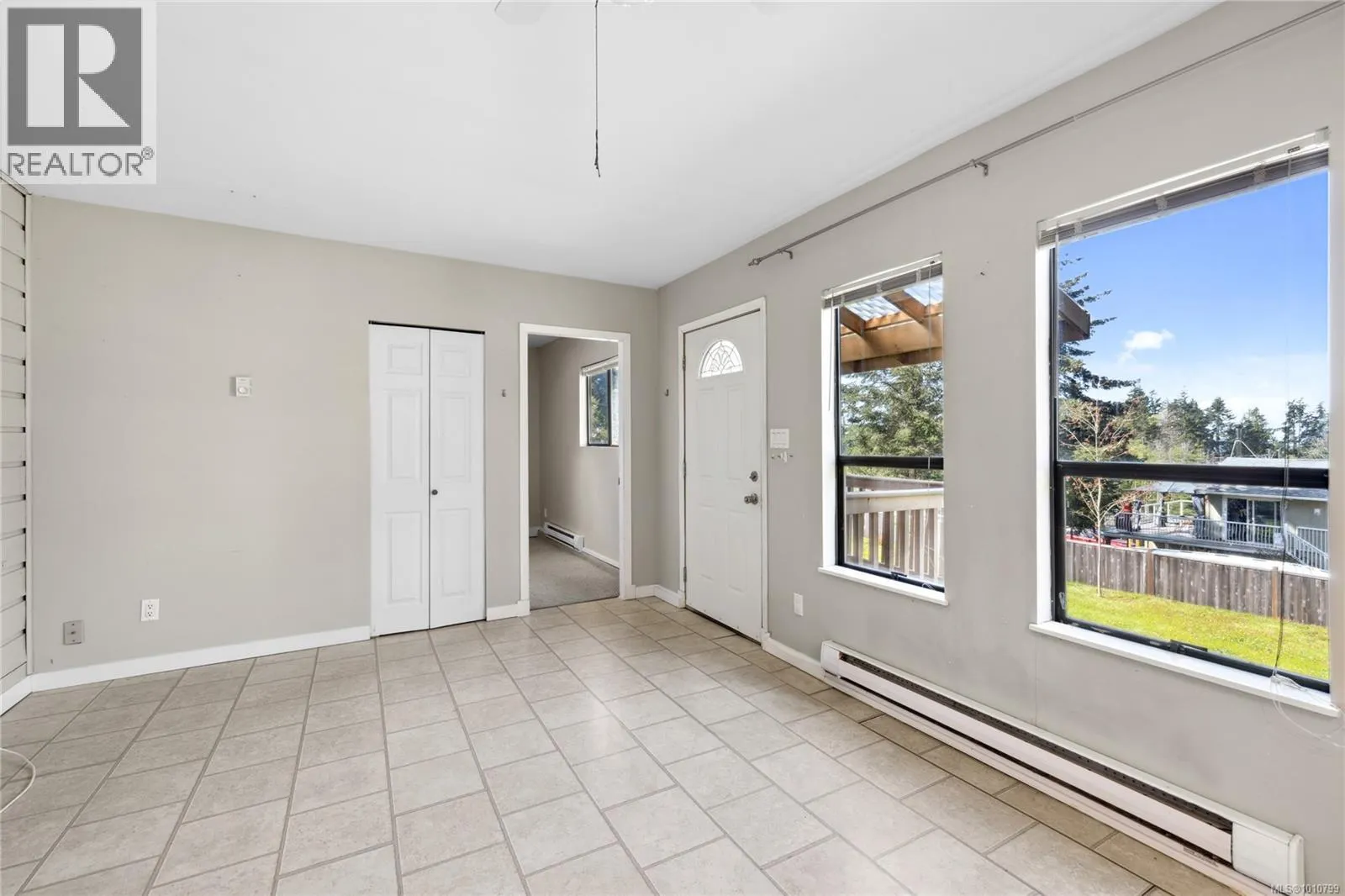 7496 Clark Cres