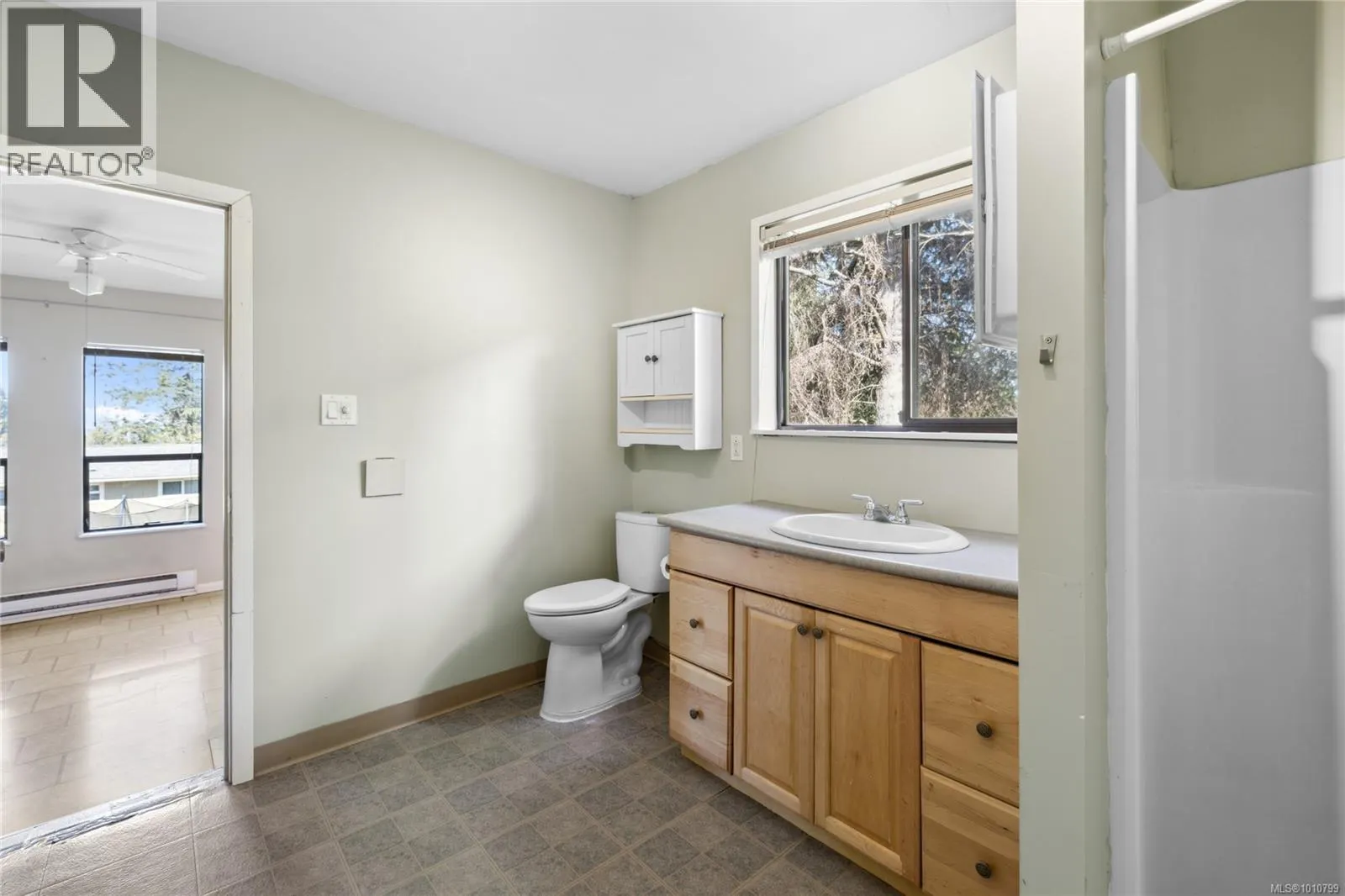 7496 Clark Cres