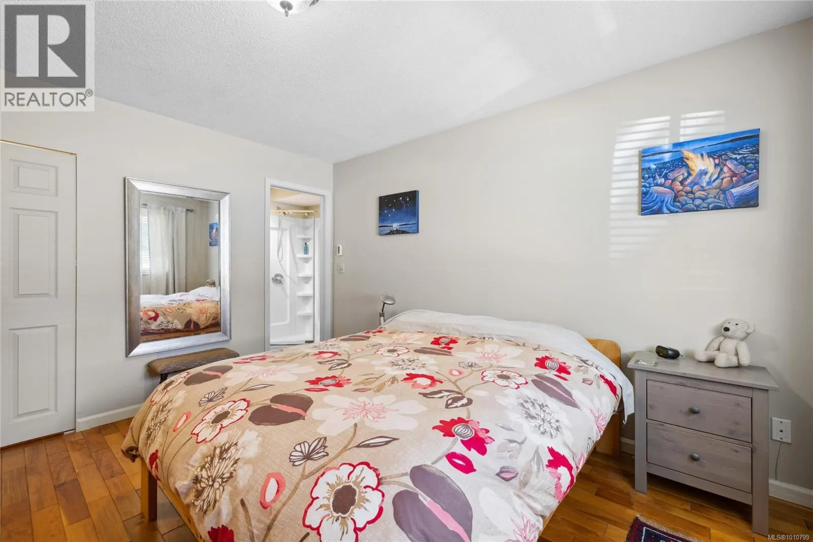 7496 Clark Cres