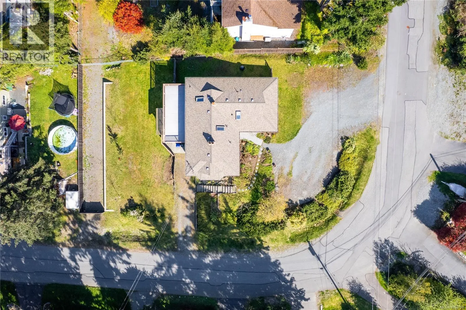 7496 Clark Cres