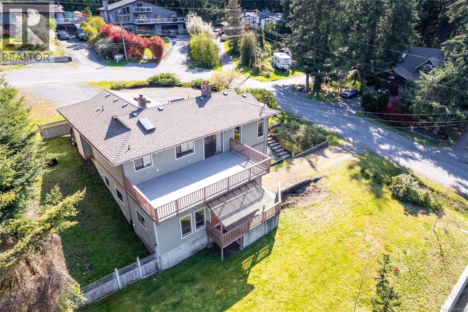 7496 Clark Cres