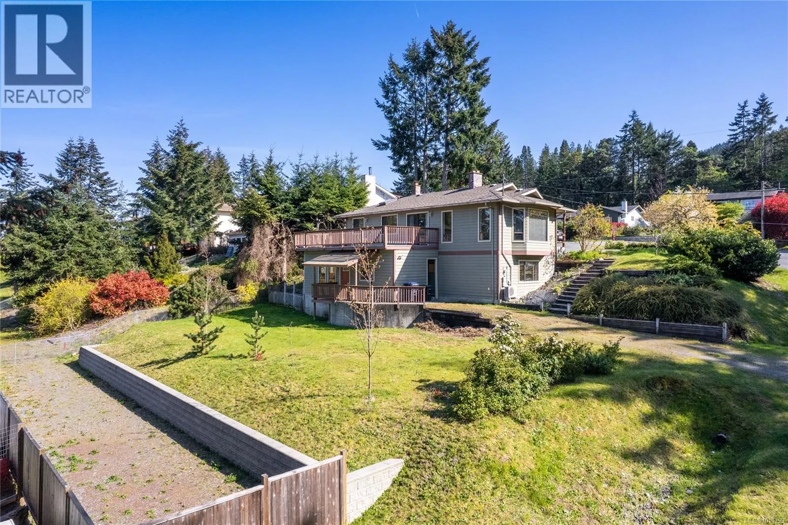 7496 Clark Cres