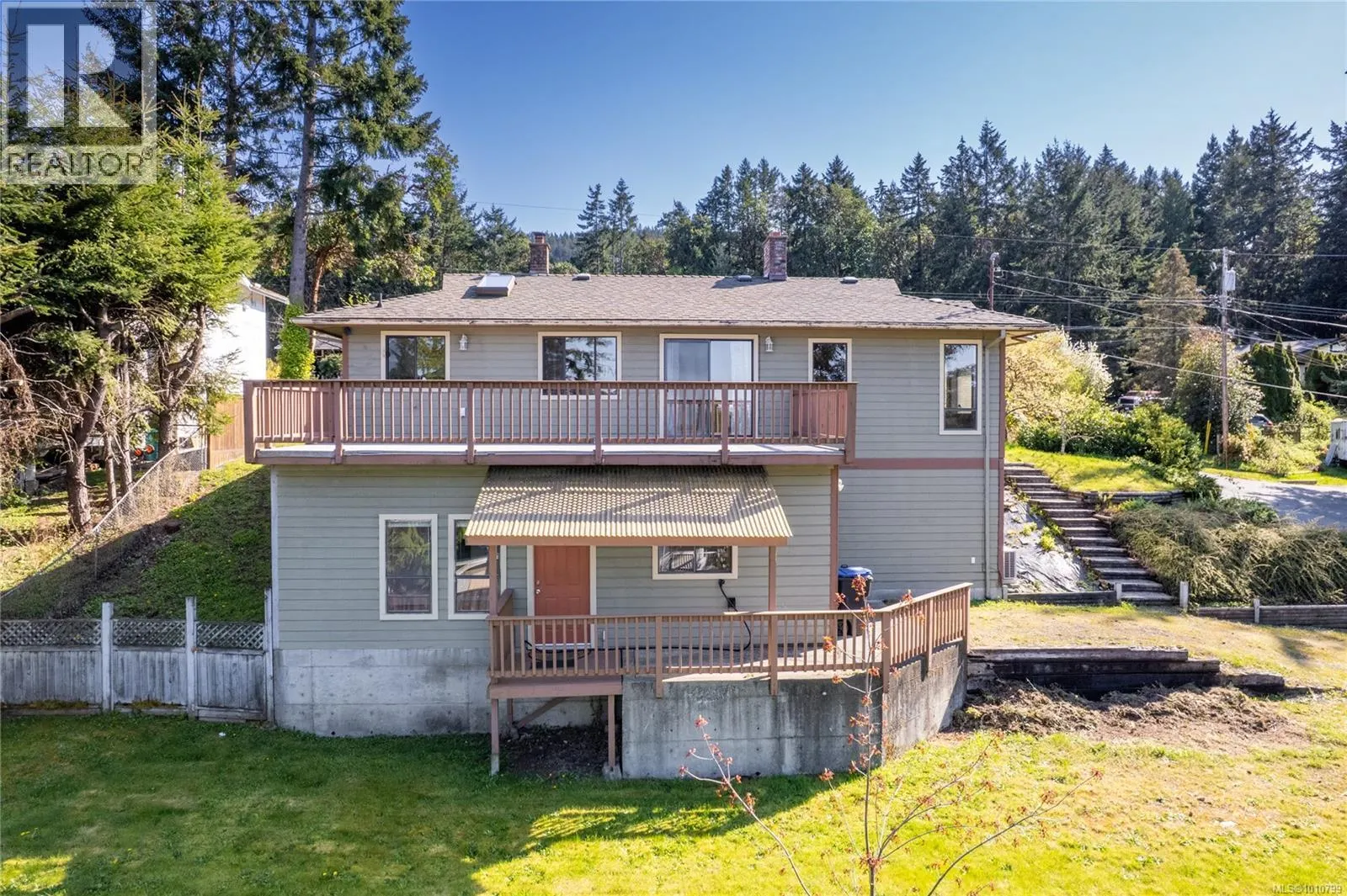 7496 Clark Cres