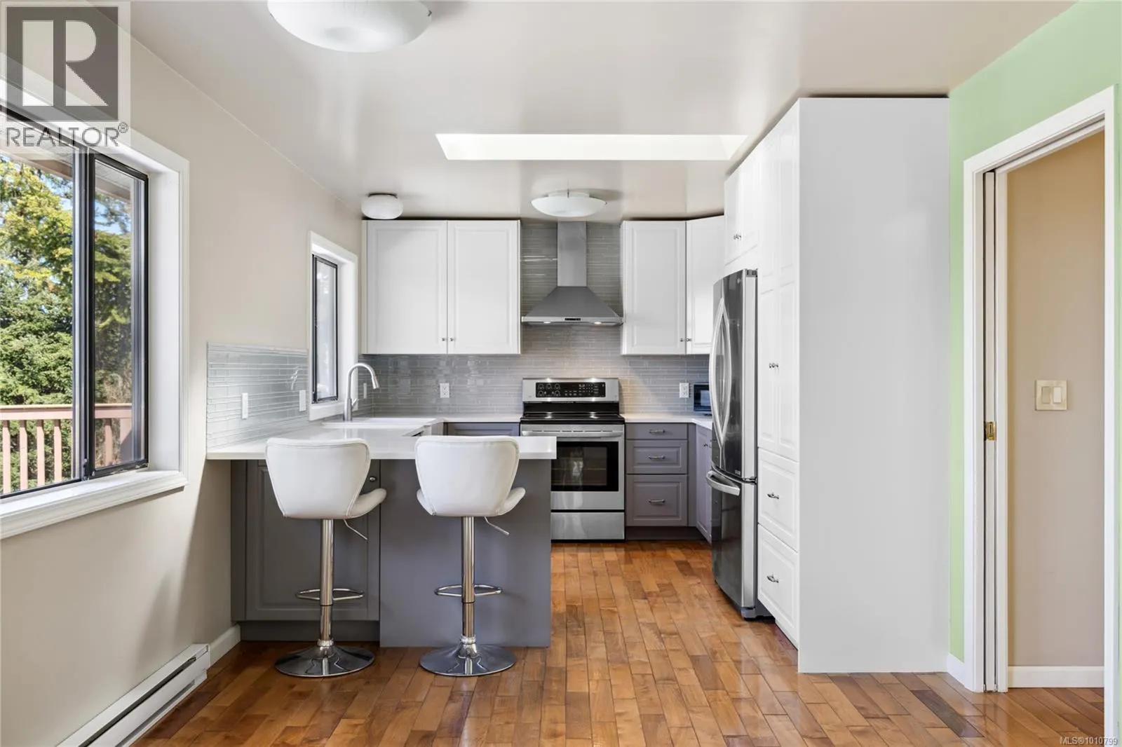 7496 Clark Cres