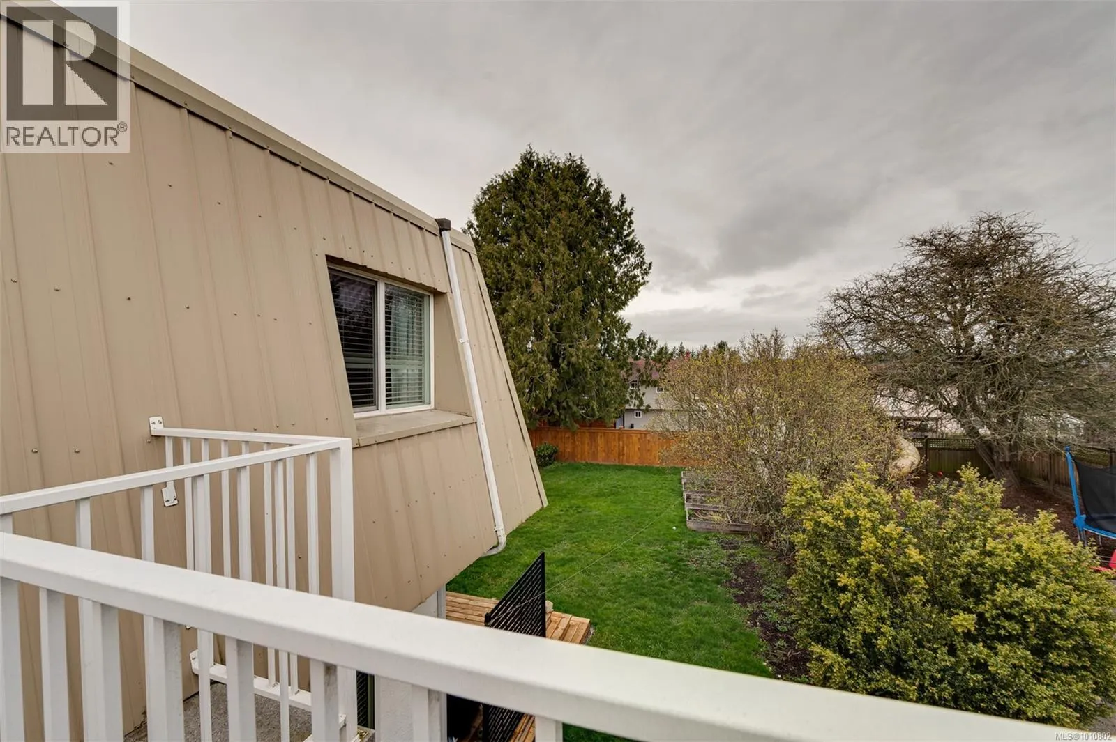 2031/2033 Melville Dr