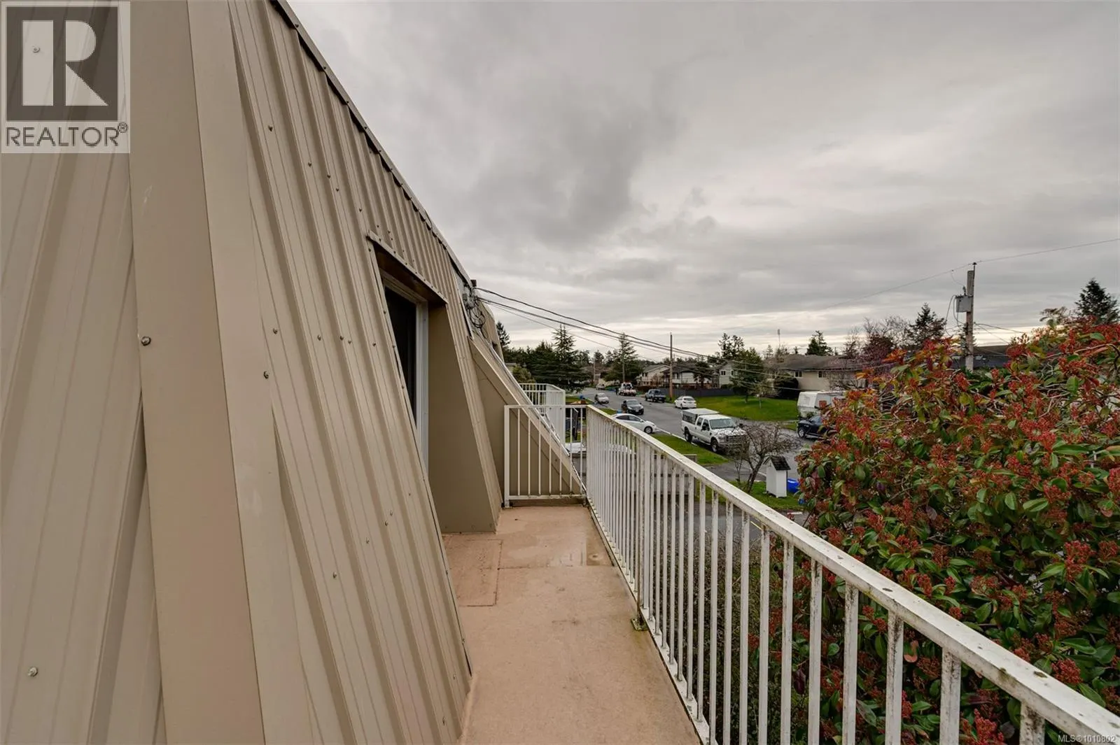 2031/2033 Melville Dr