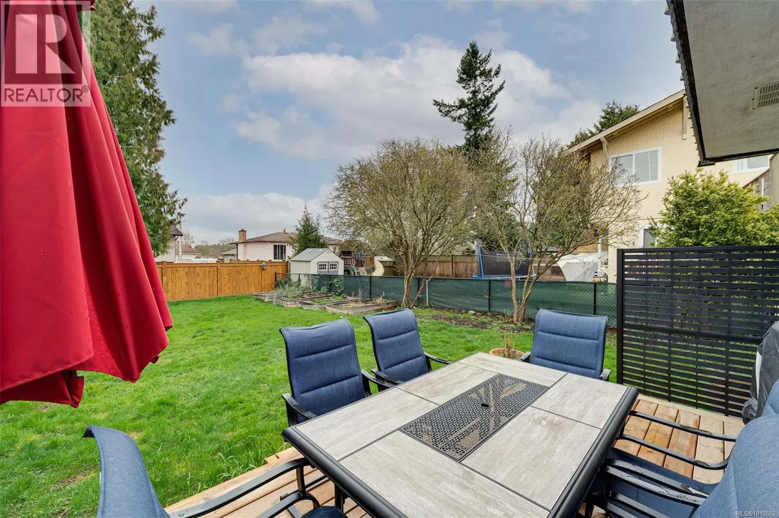 2031/2033 Melville Dr