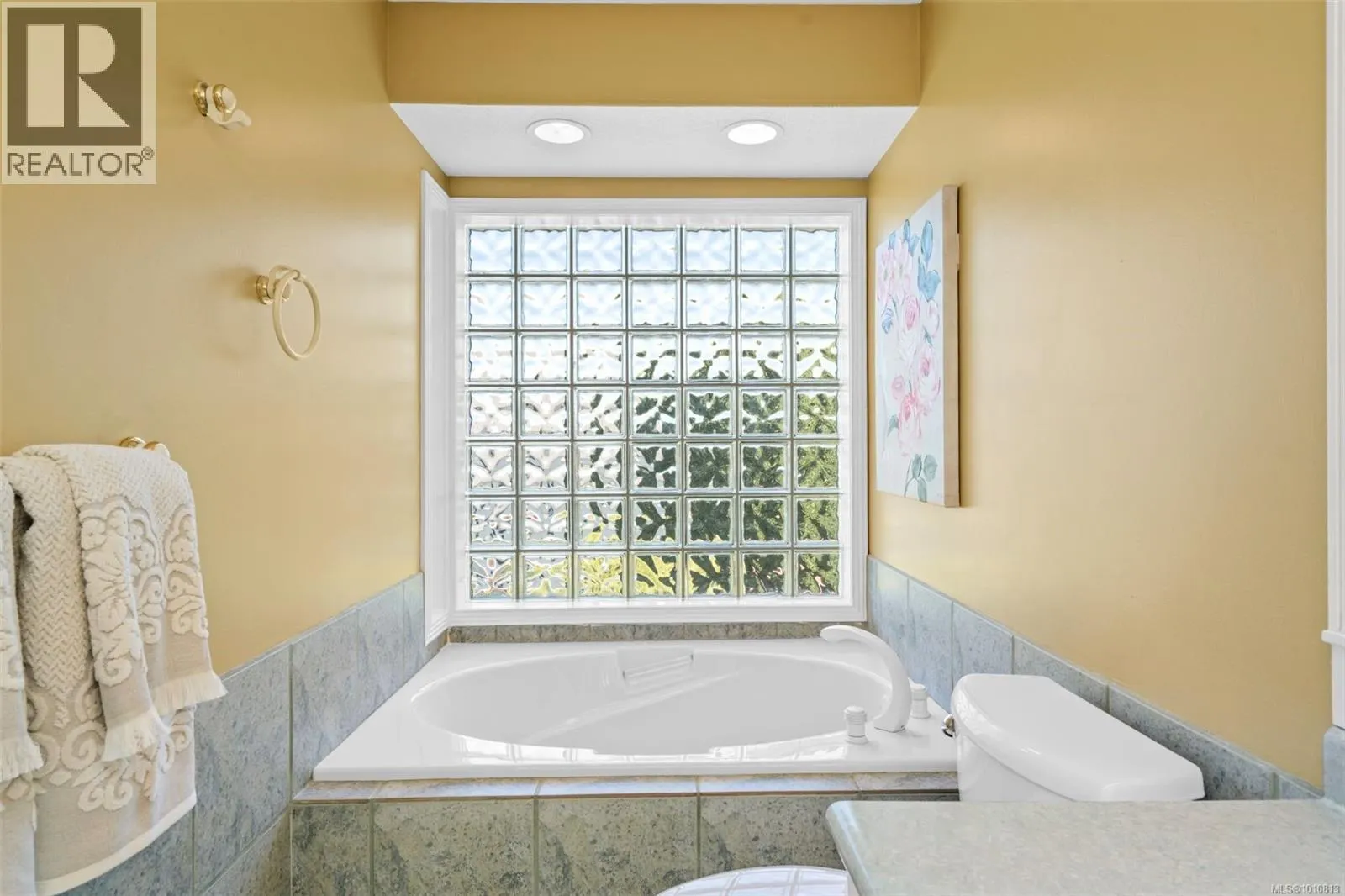 514 Country Club Dr