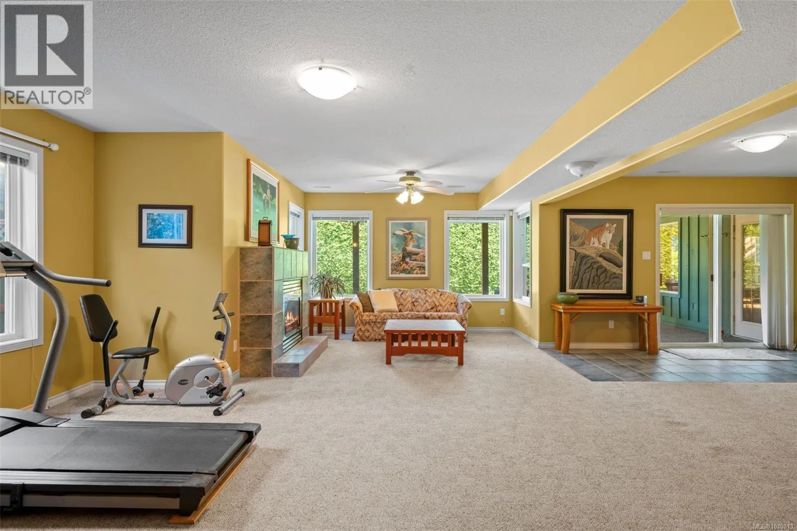 514 Country Club Dr