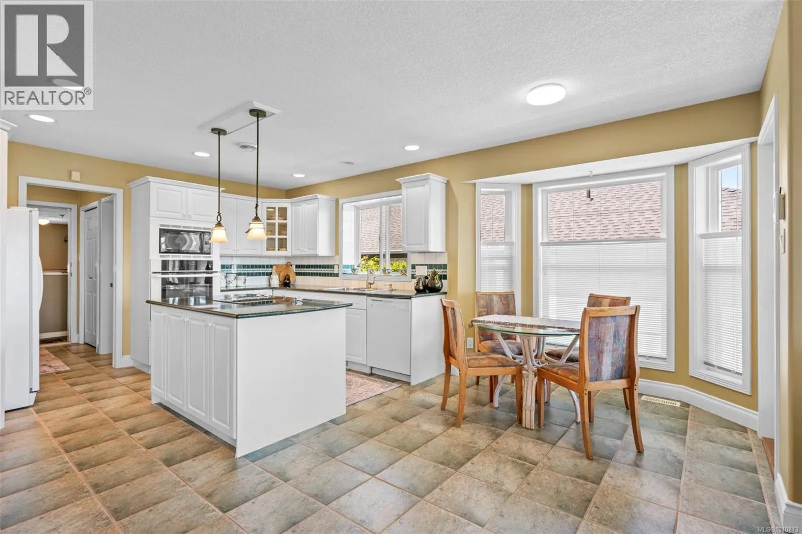 514 Country Club Dr