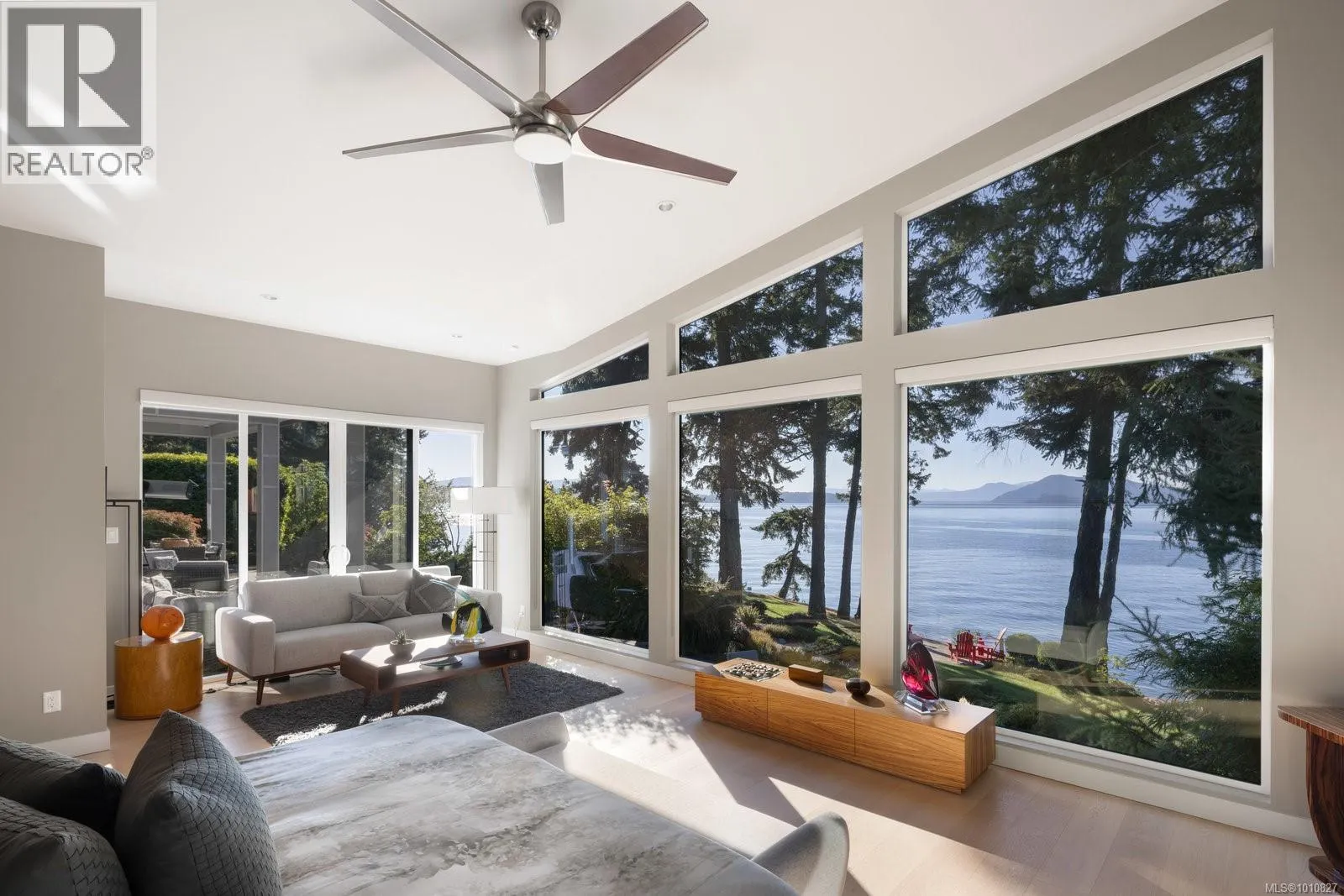 568 Lands End Rd