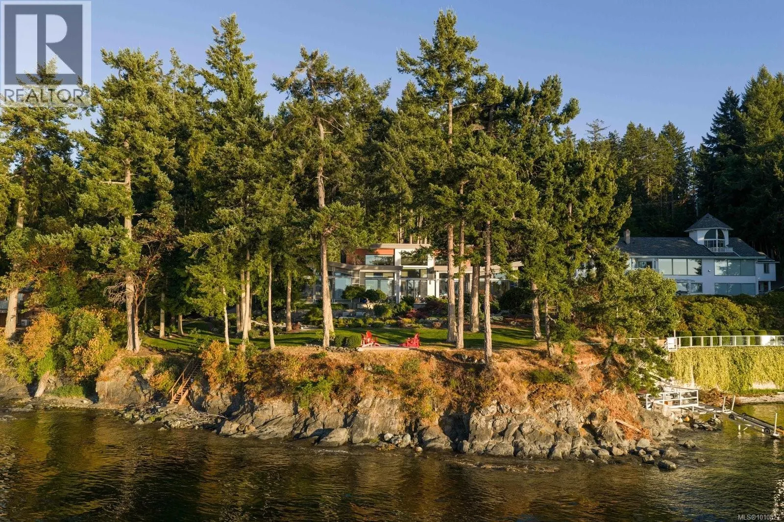 568 Lands End Rd
