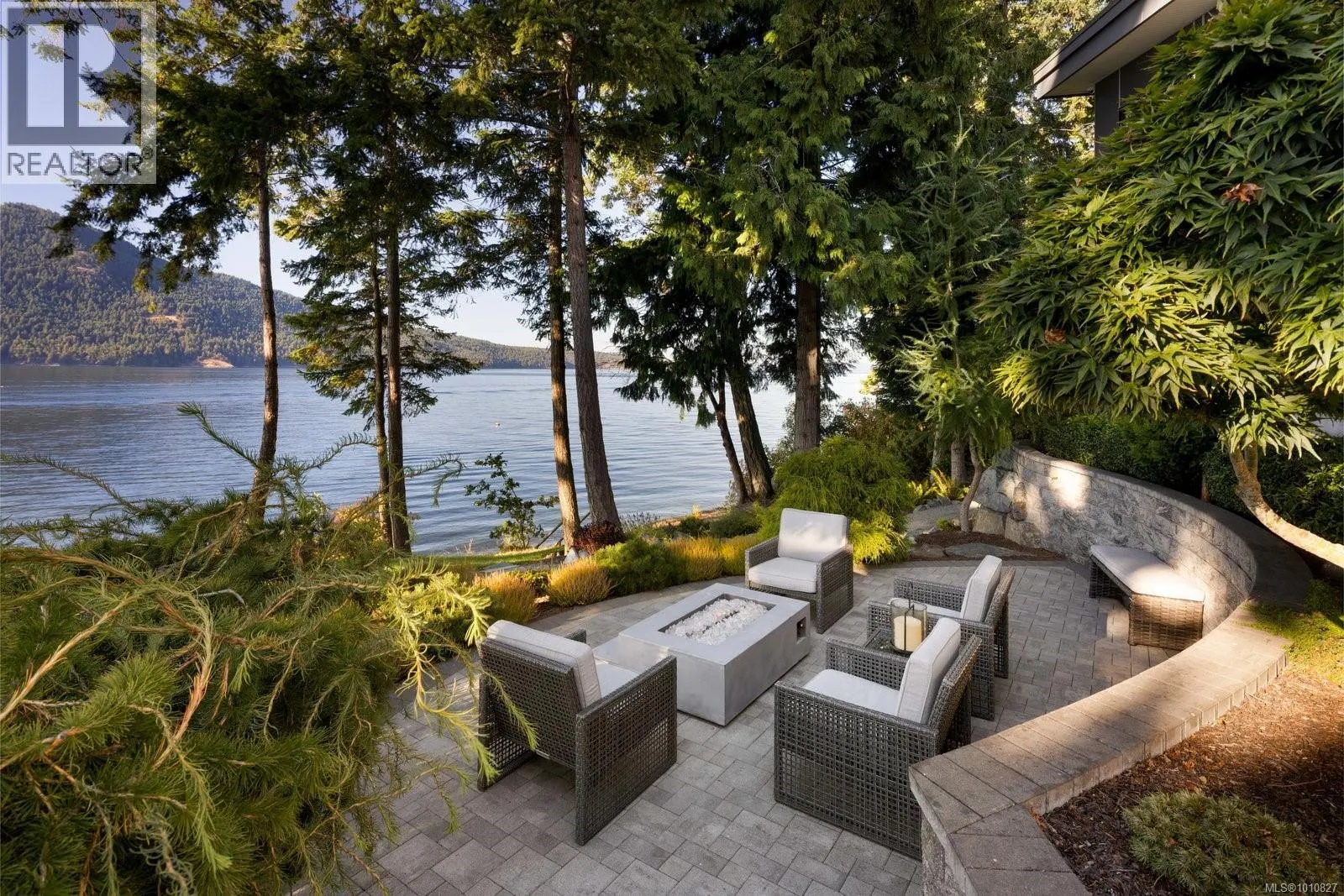 568 Lands End Rd