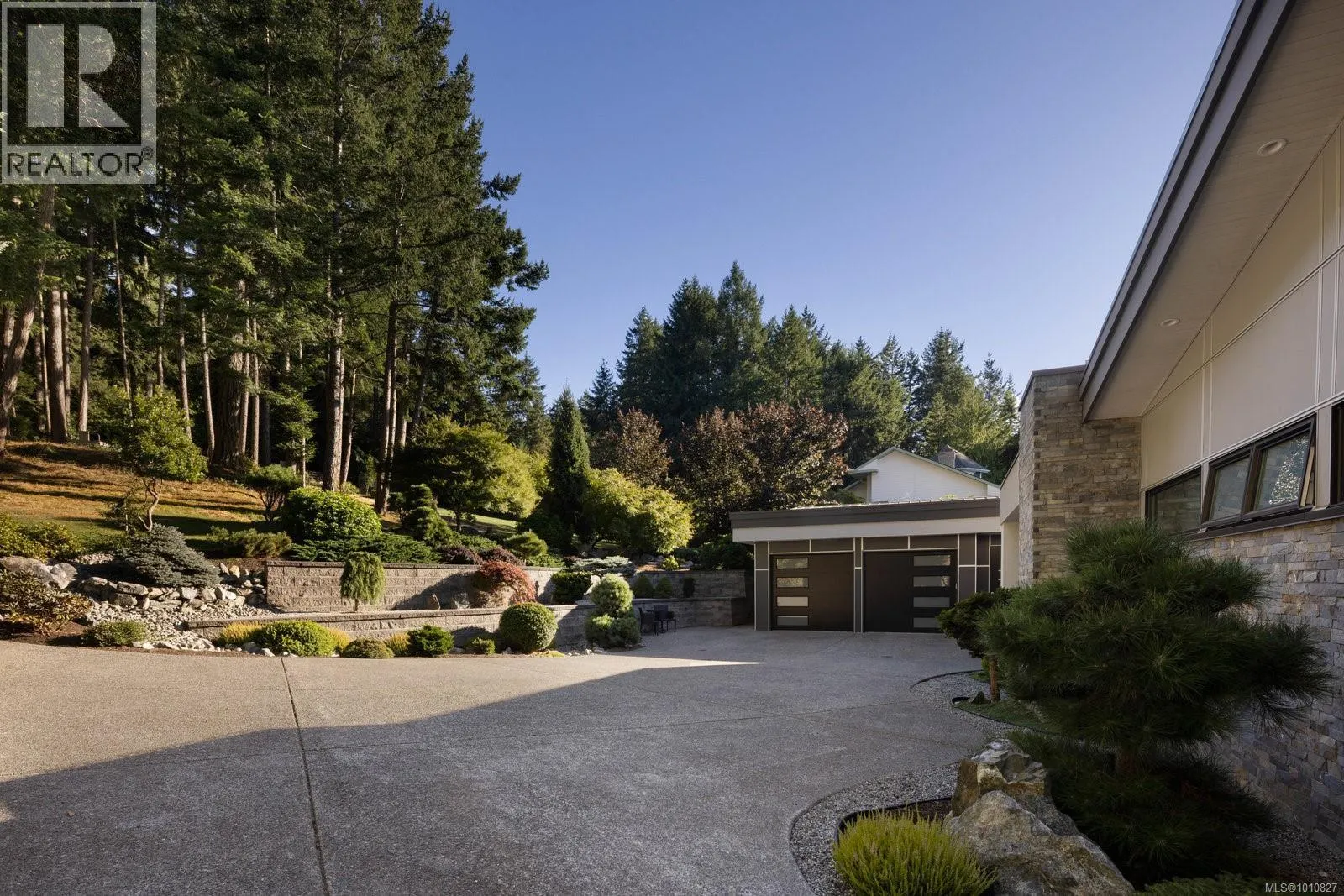 568 Lands End Rd