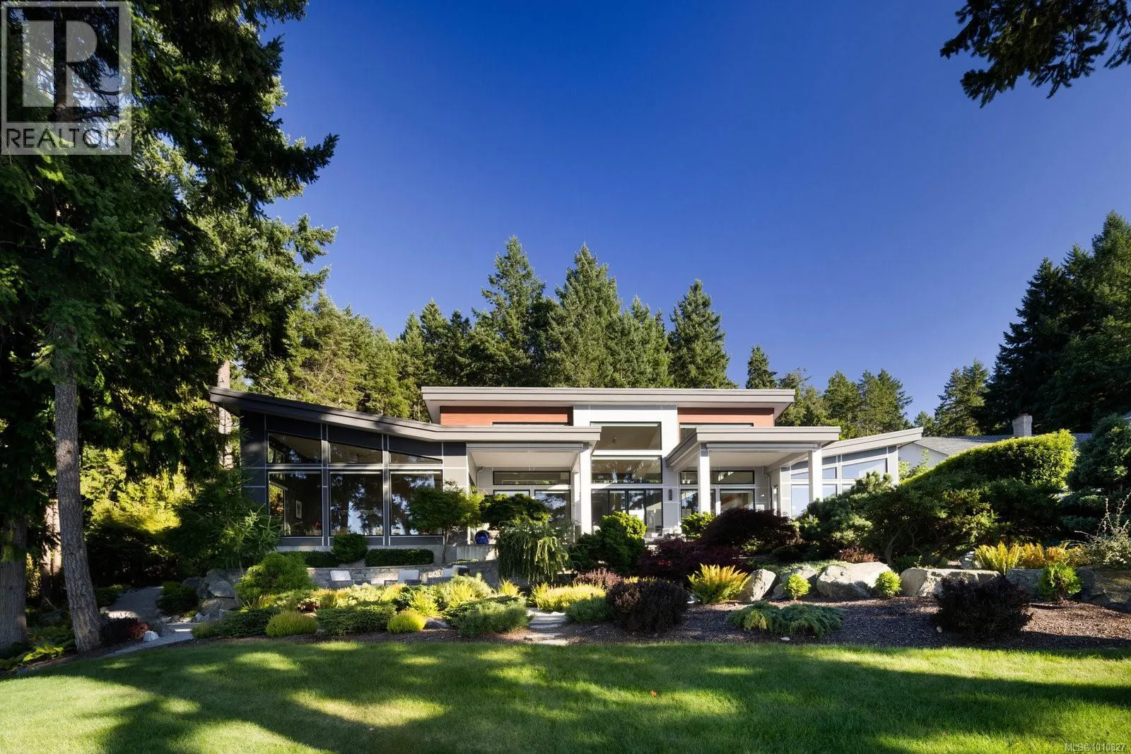 568 Lands End Rd
