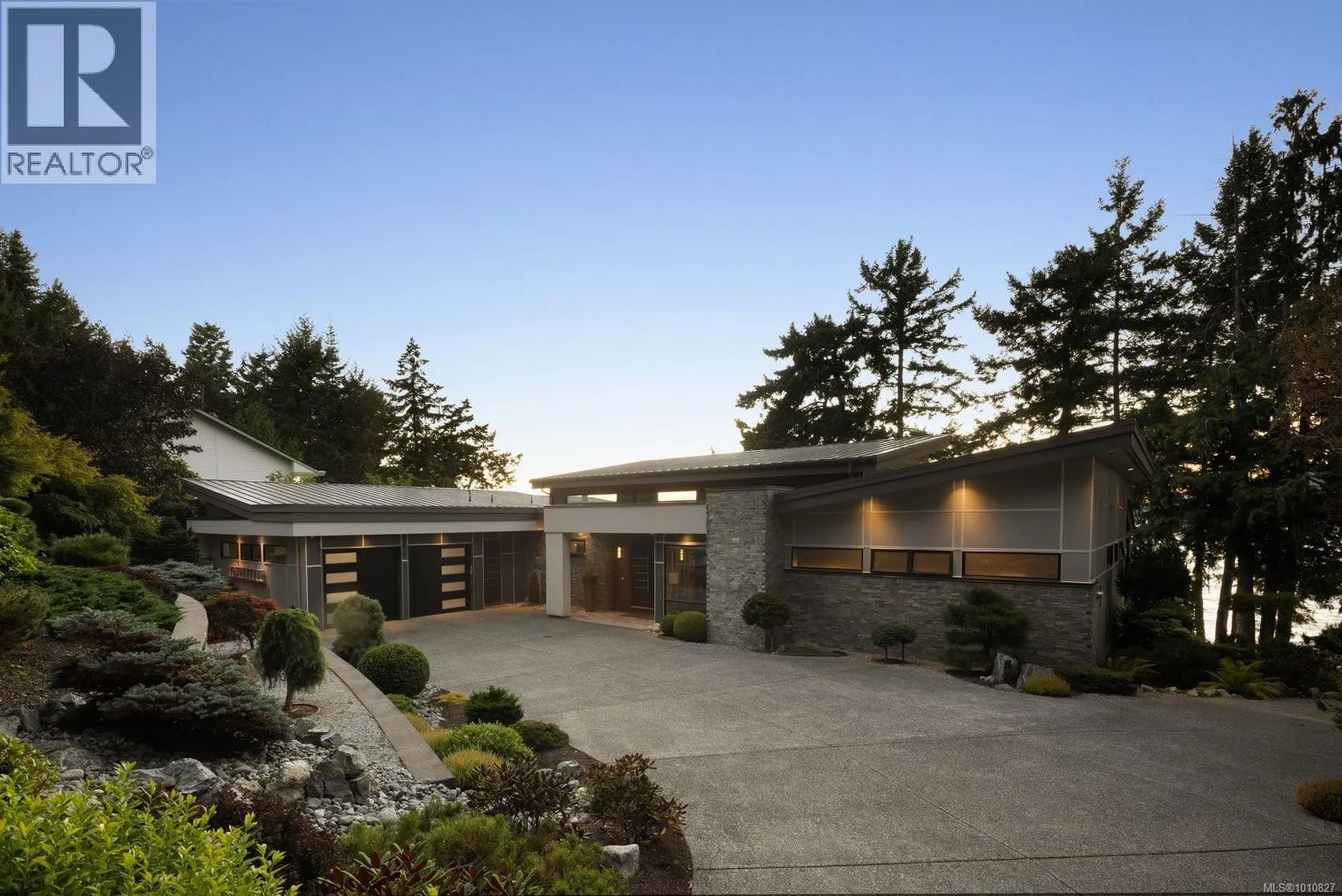 568 Lands End Rd