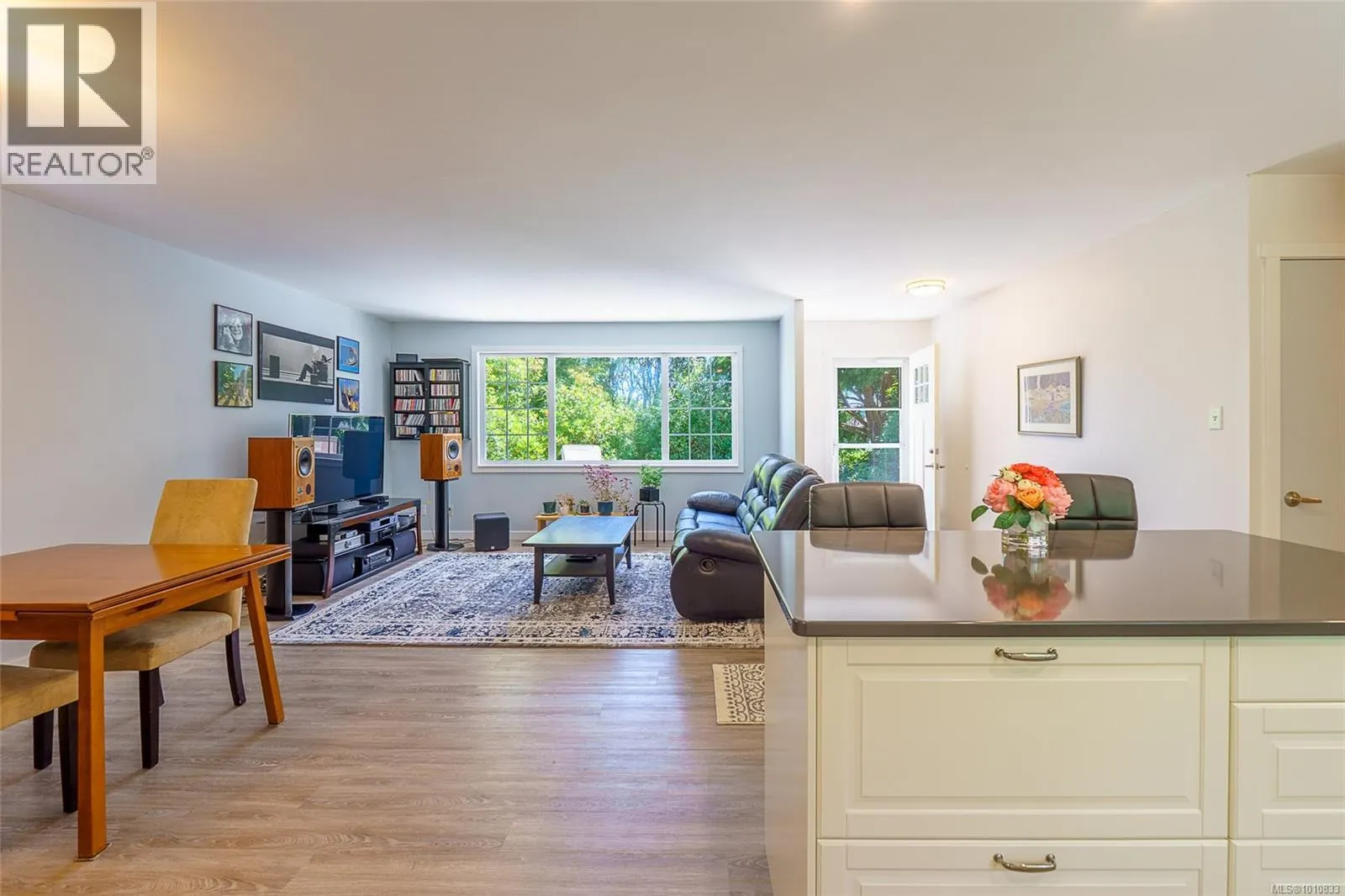 255 Otter St