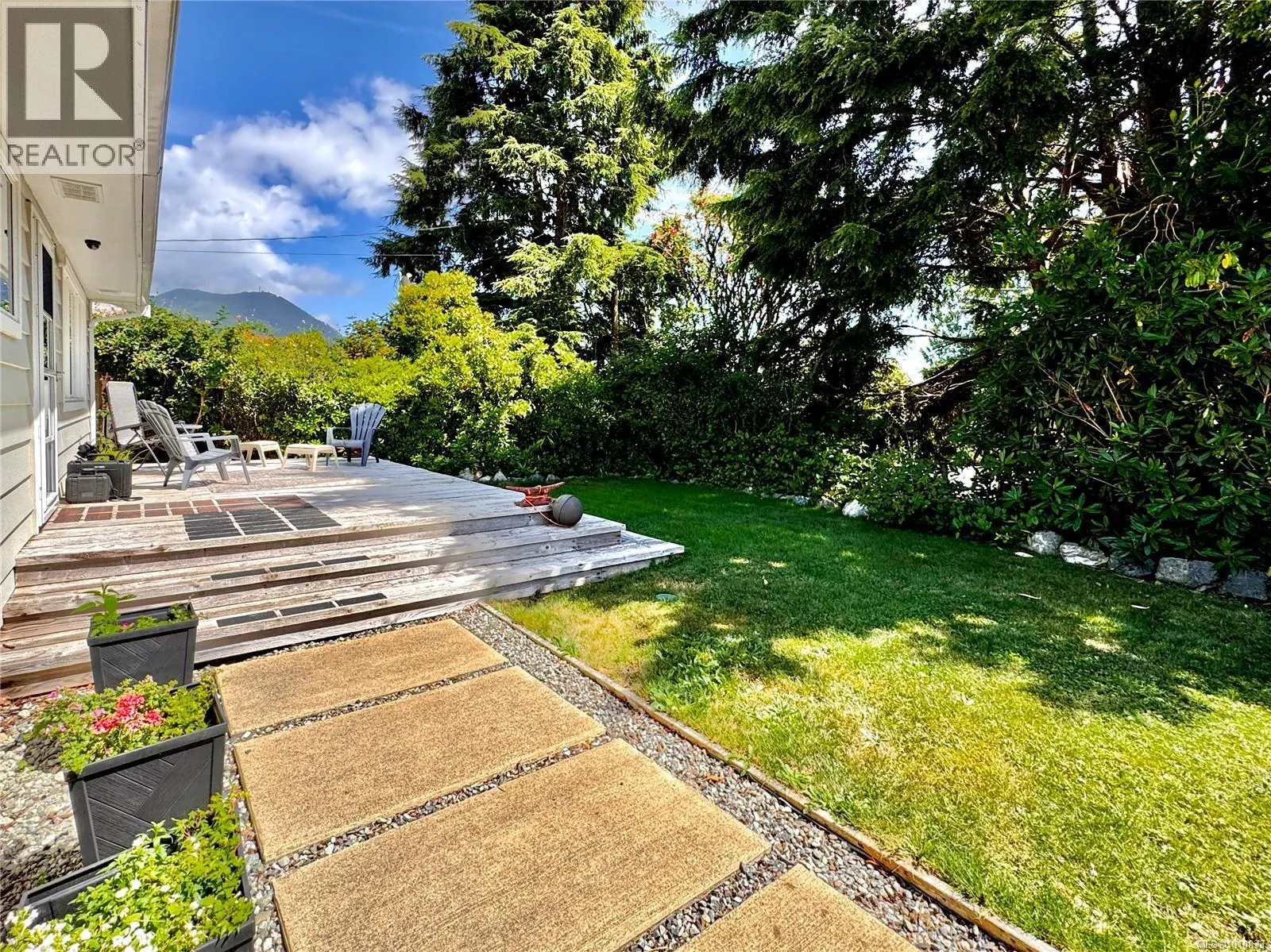 255 Otter St