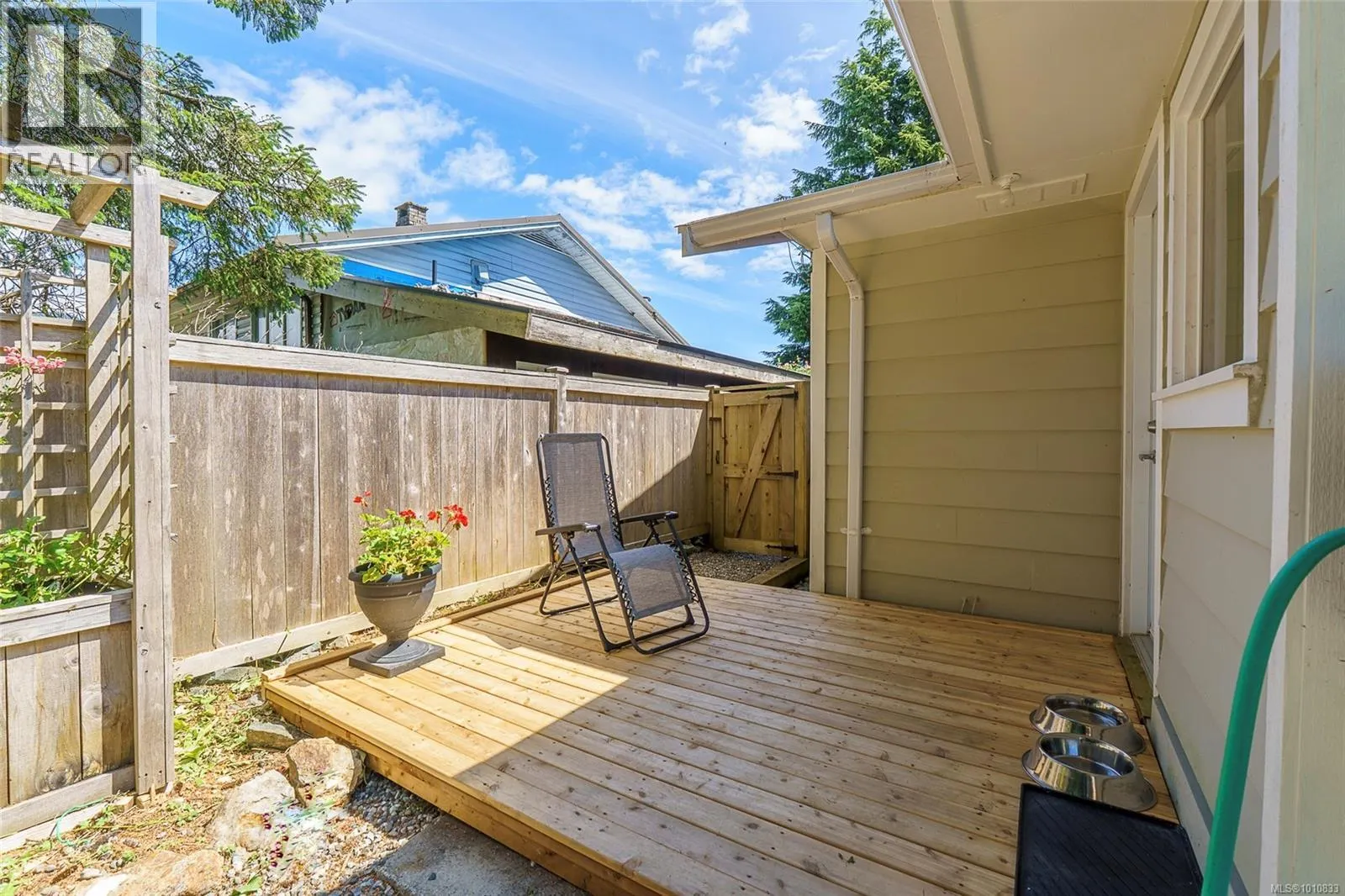 255 Otter St