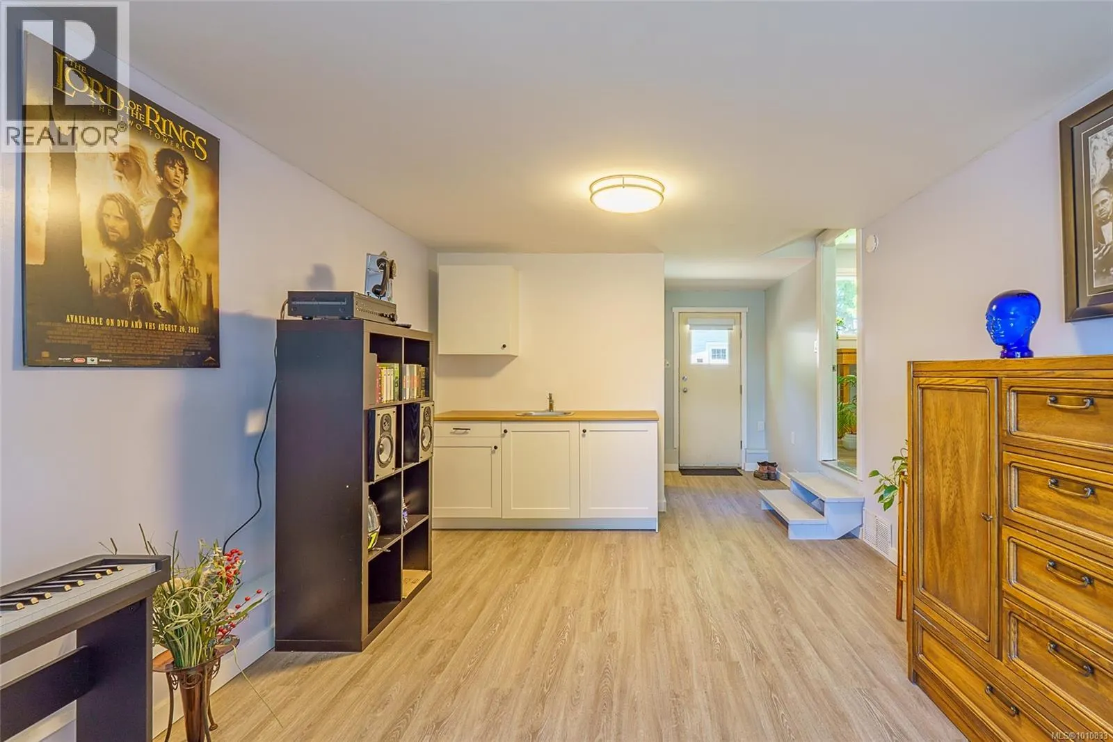 255 Otter St