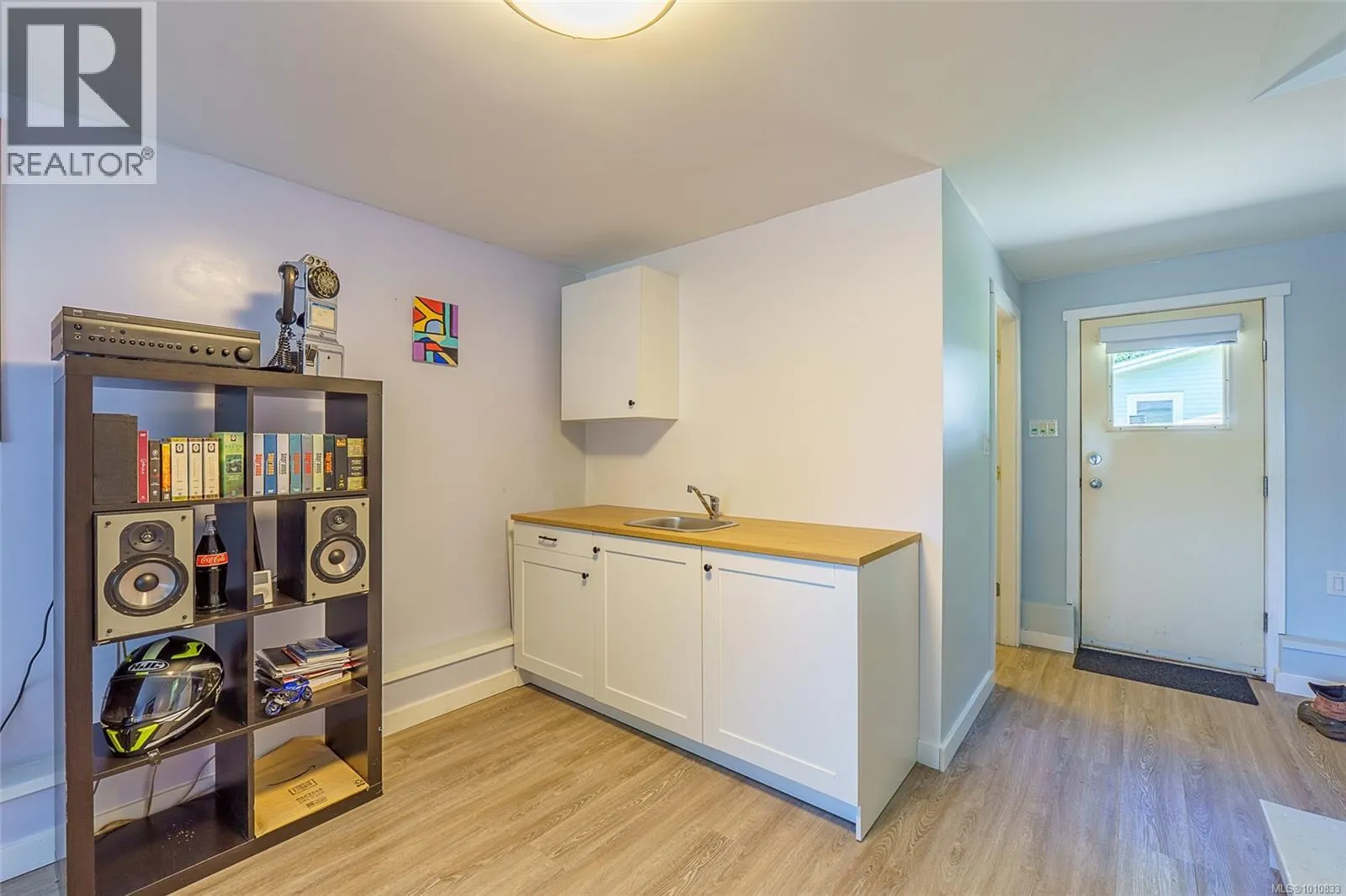 255 Otter St