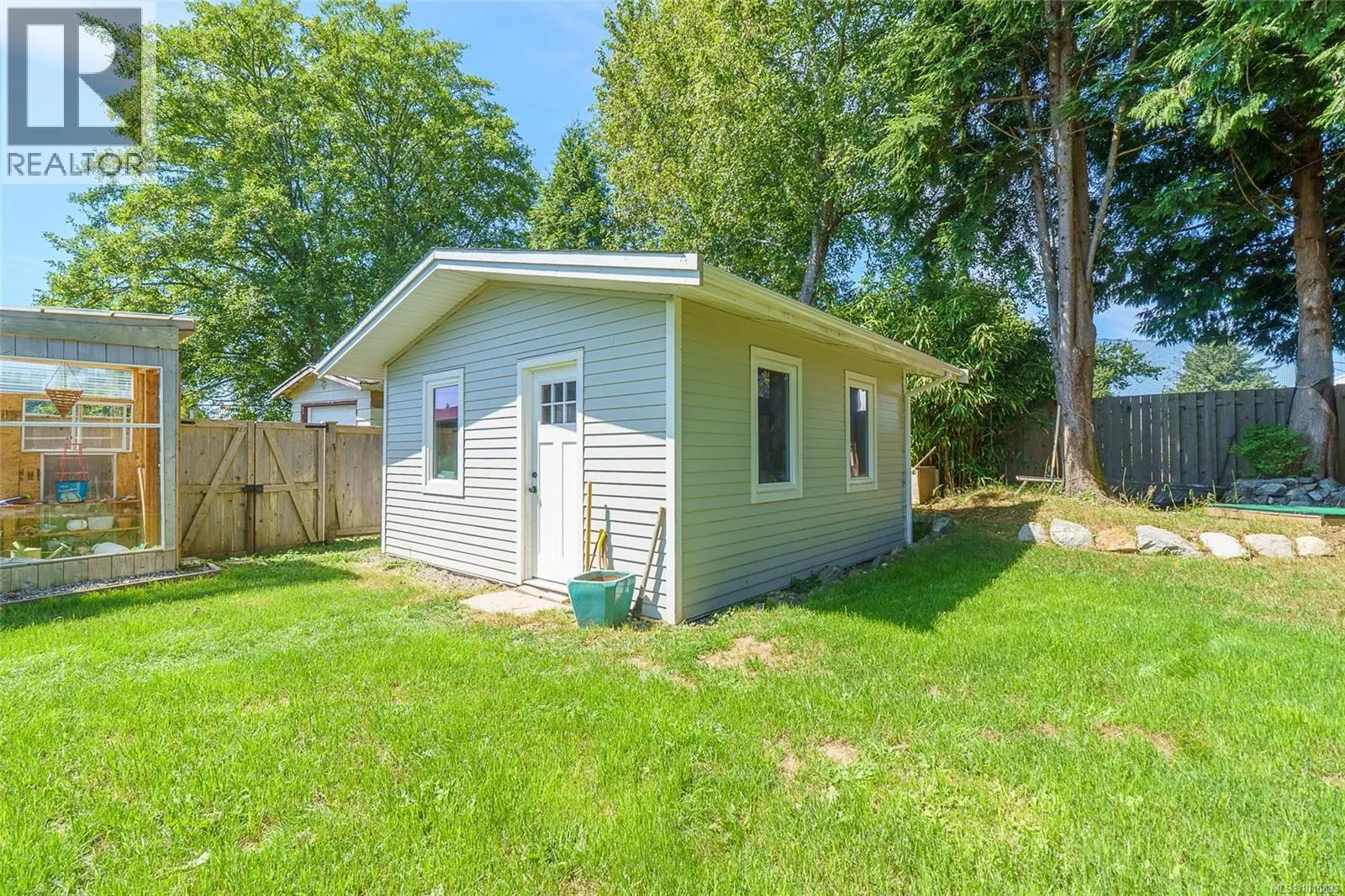 255 Otter St