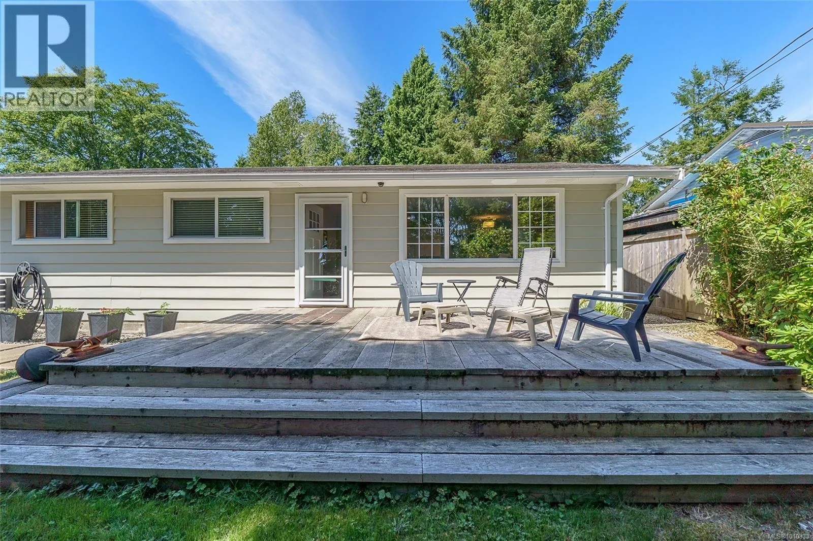255 Otter St