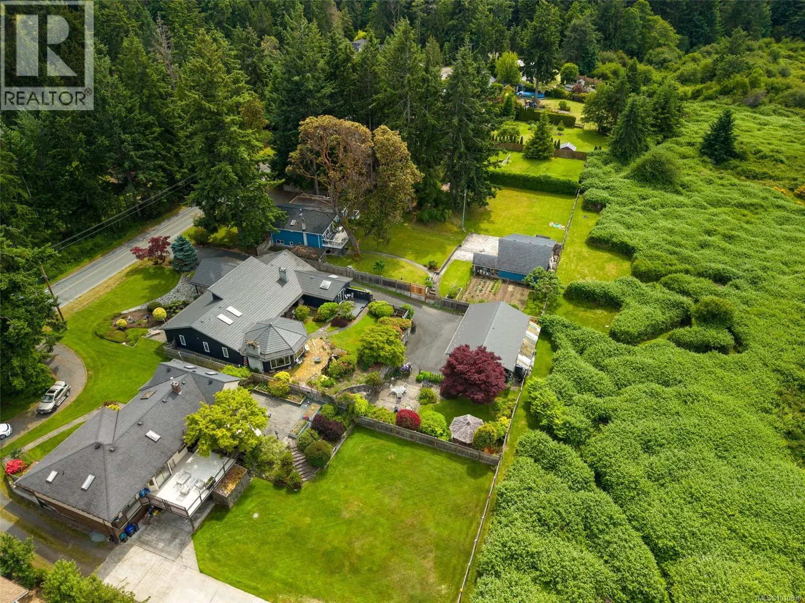 807 Shorewood Dr