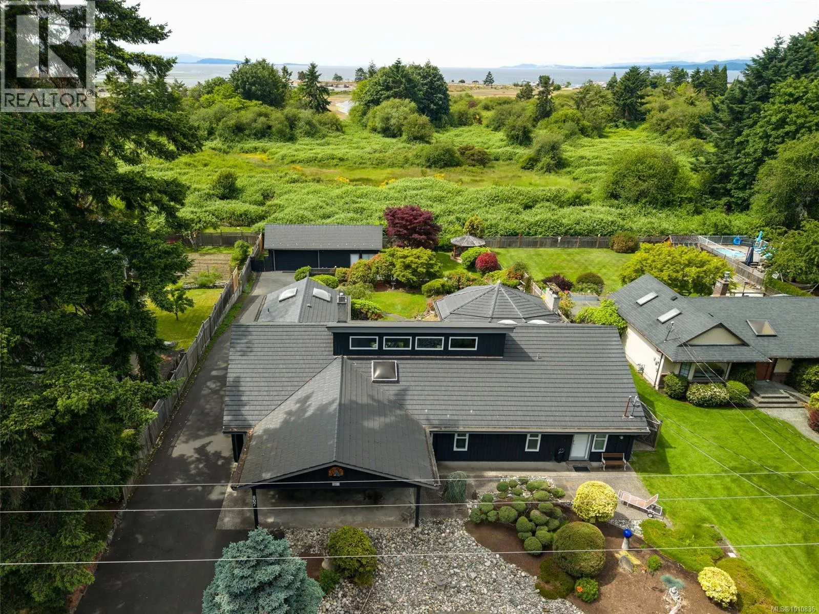 807 Shorewood Dr