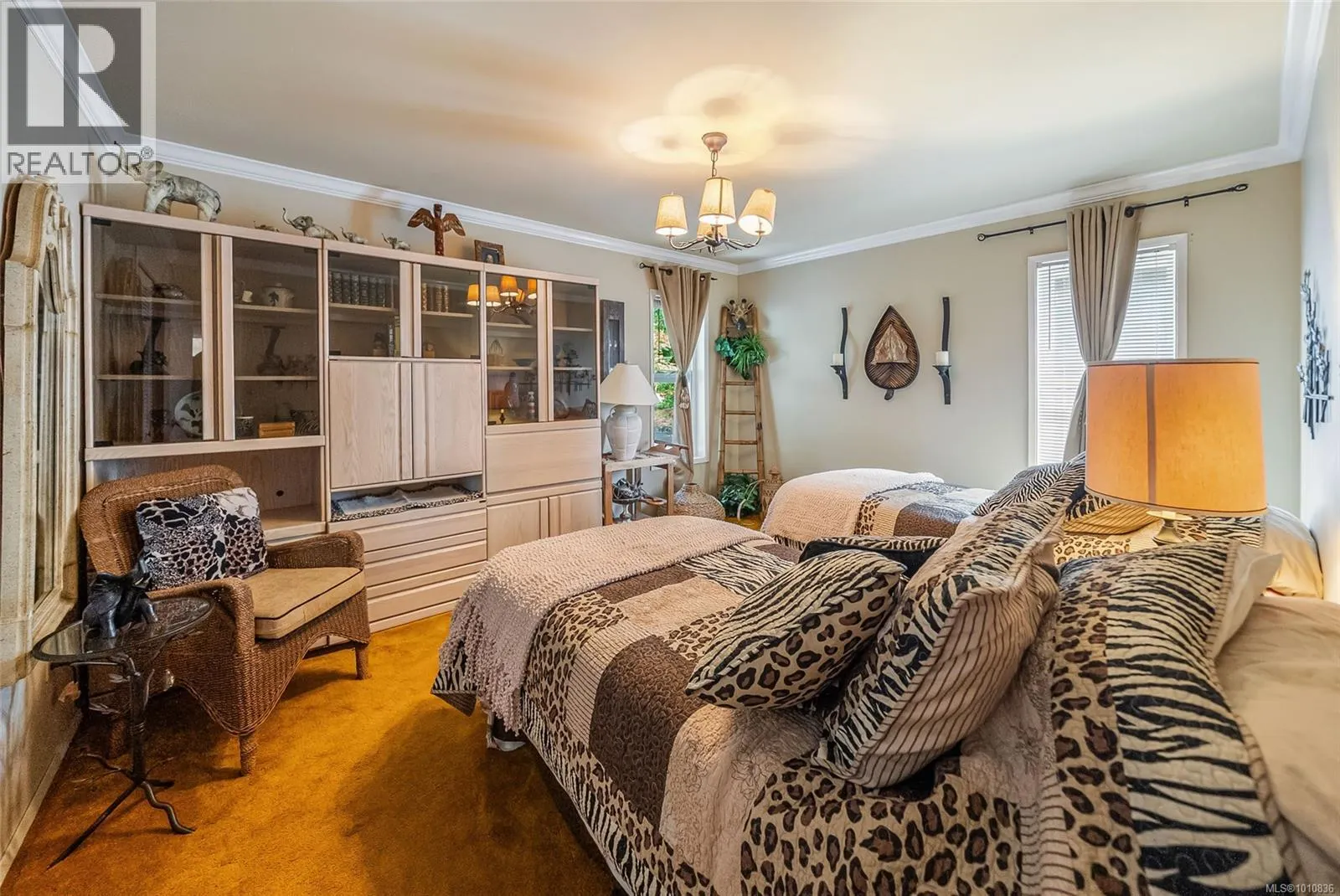 807 Shorewood Dr
